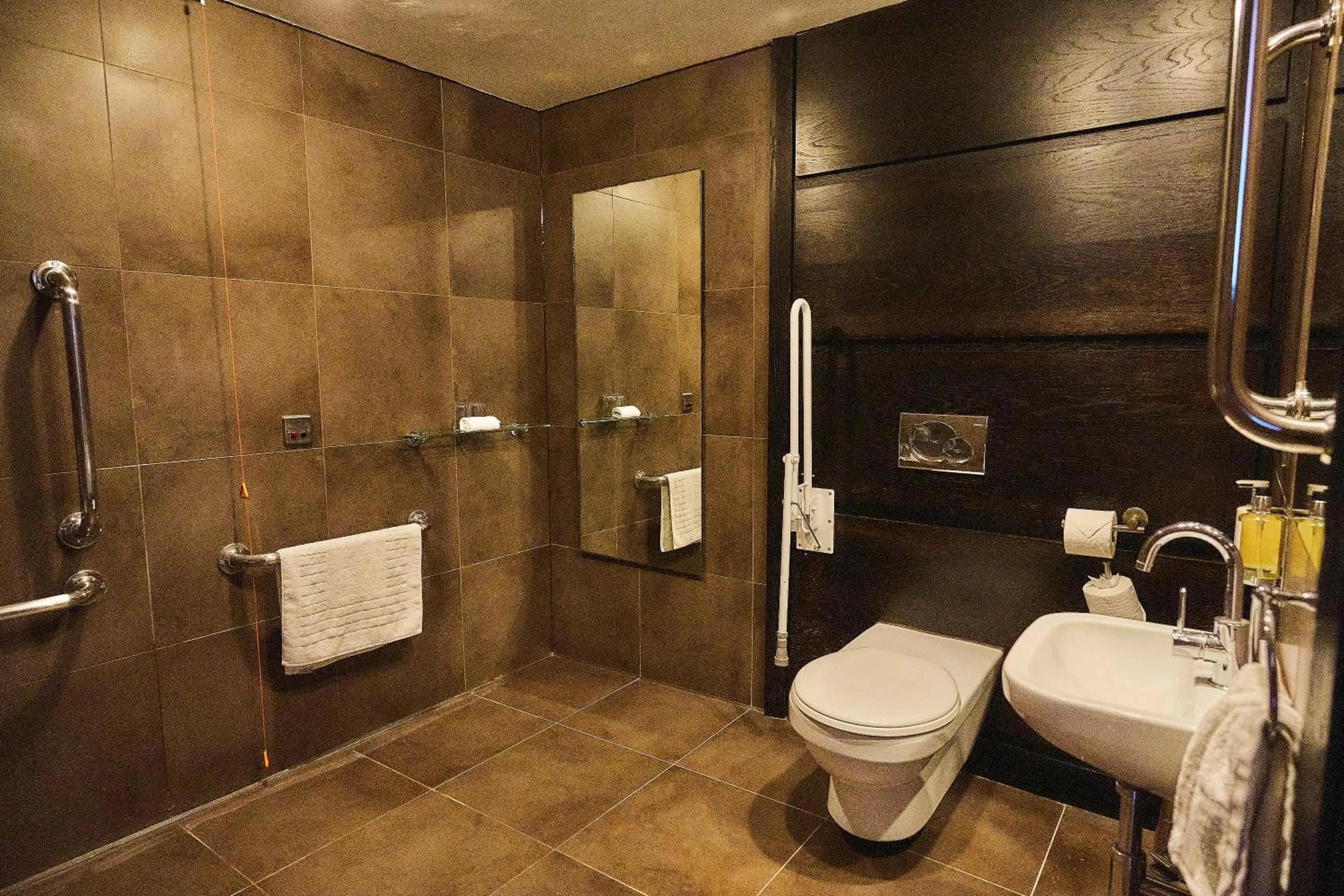 Shower in The Vincent Hotel