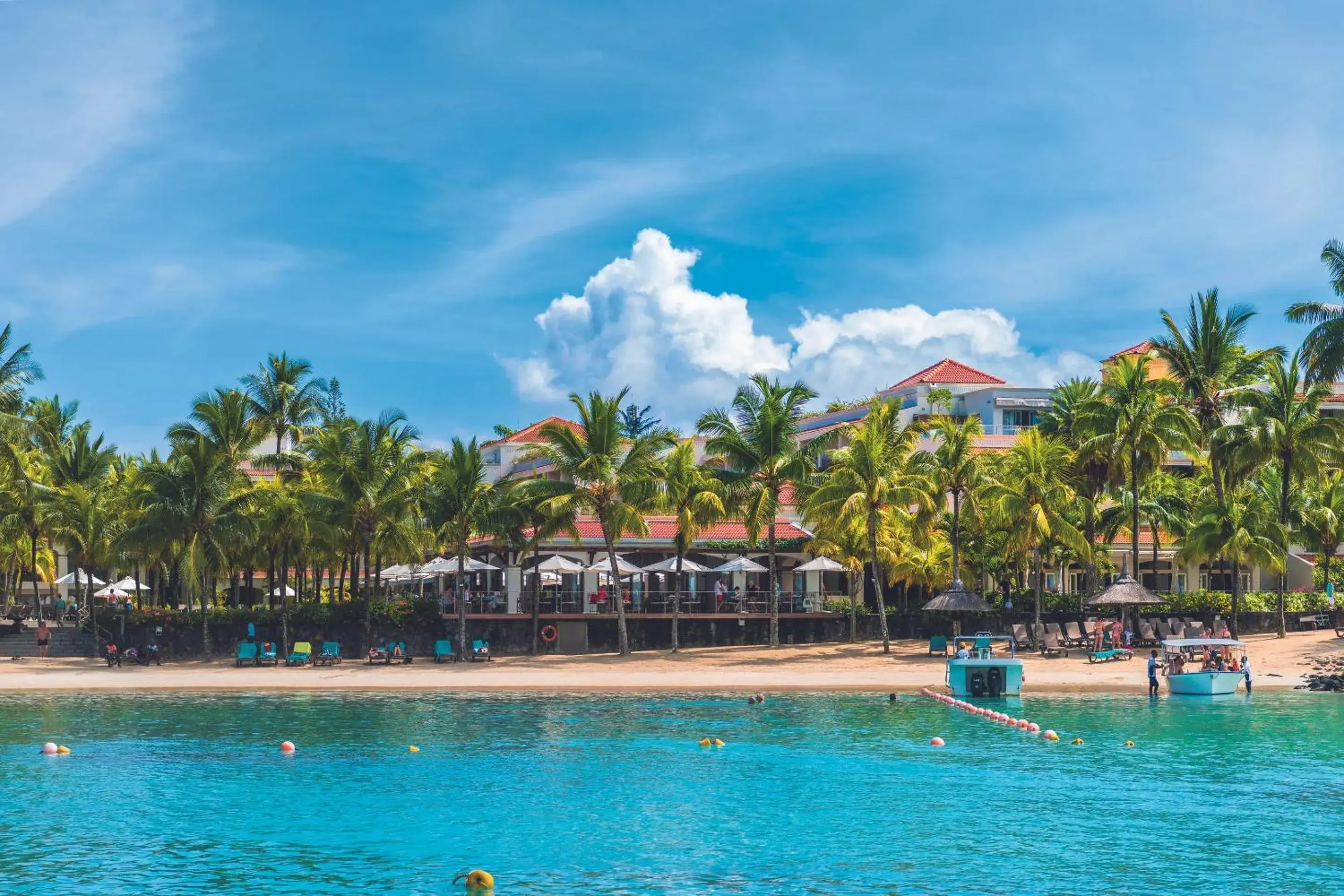 Sea view in Mauricia Beachcomber Resort & Spa Sea view in Mauricia Beachcomber Resort & Spa