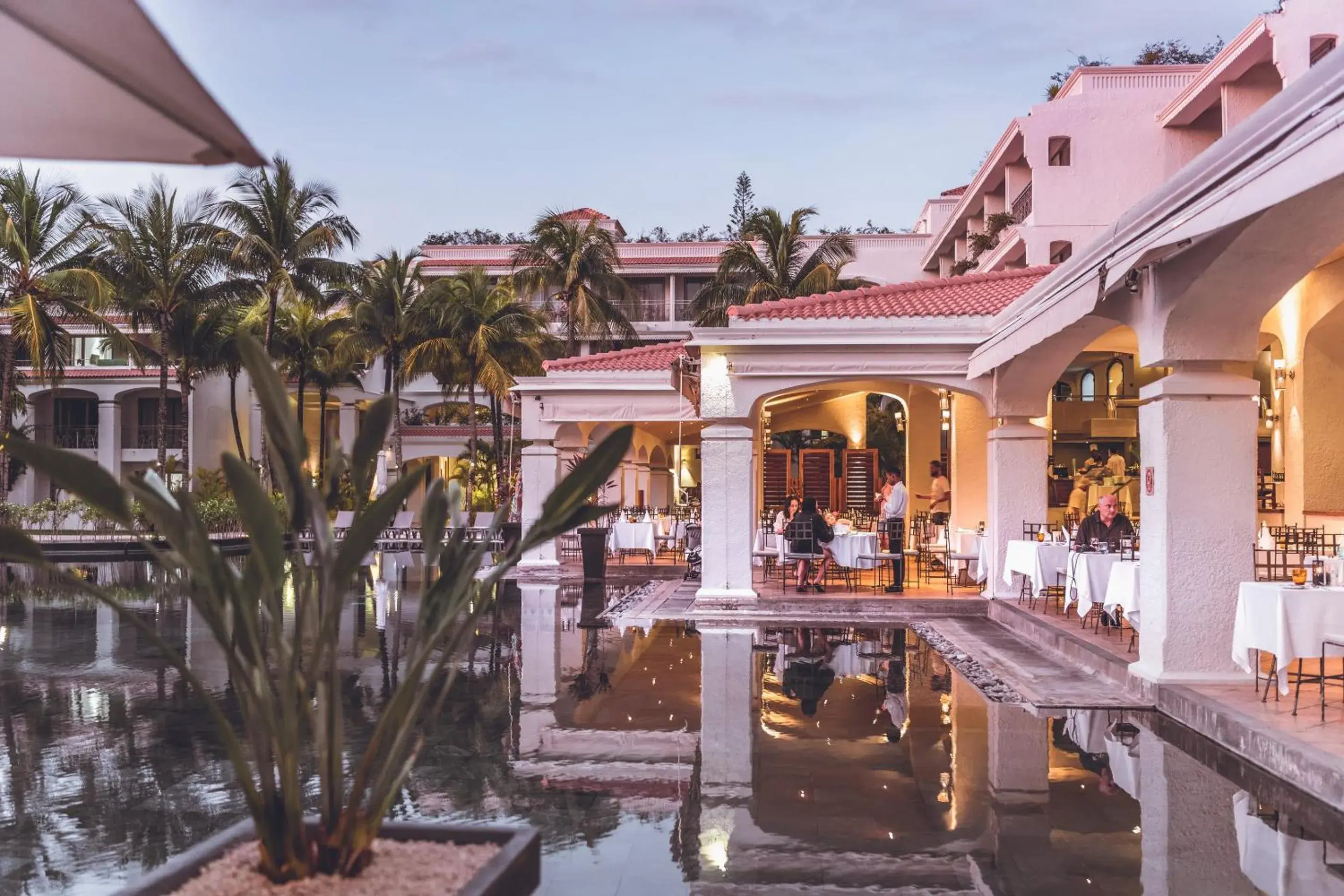 Restaurant/places to eat in Mauricia Beachcomber Resort & Spa Restaurant/places to eat in Mauricia Beachcomber Resort & Spa