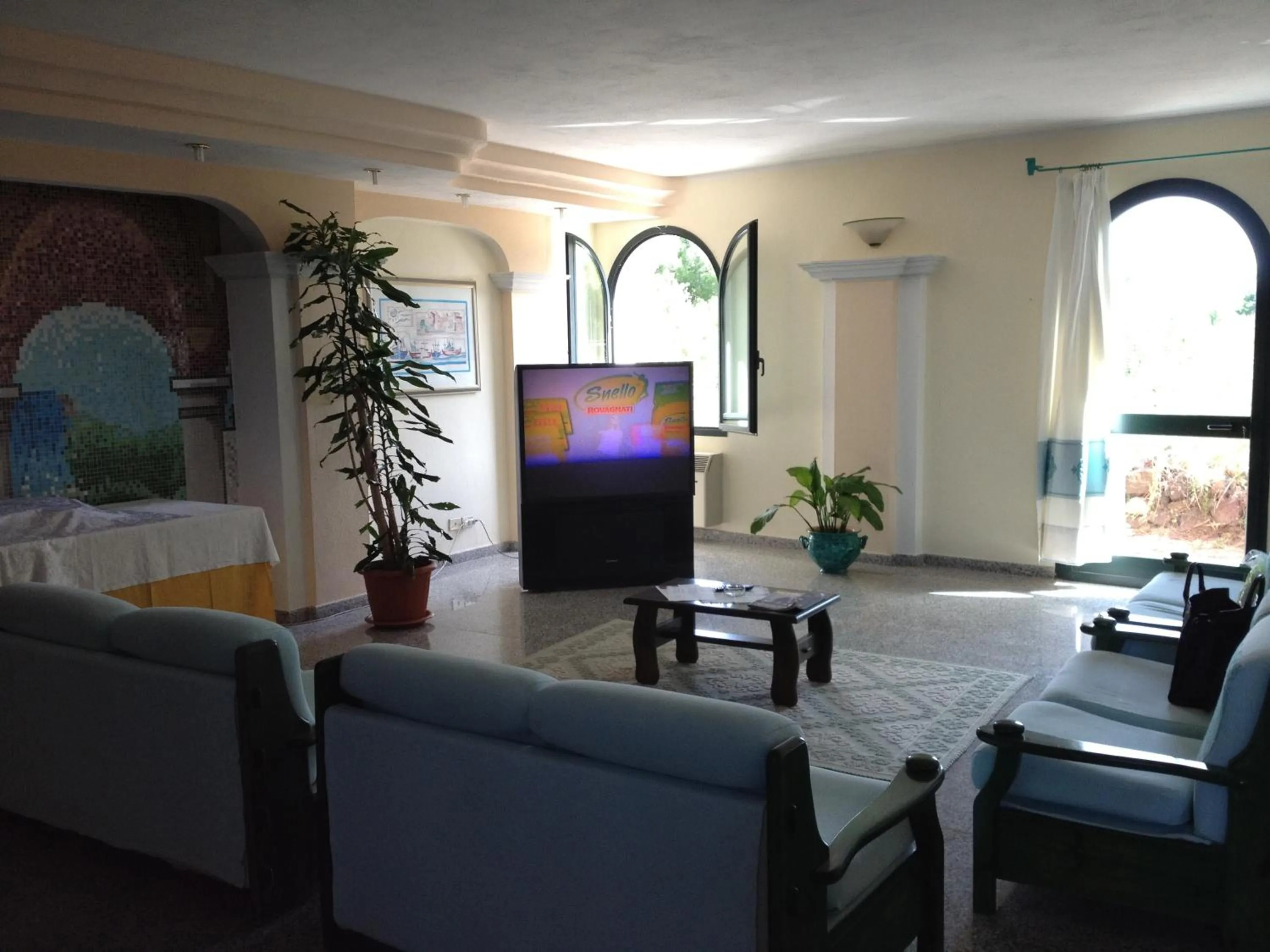 Communal lounge/ TV room in Residence Marina Palace