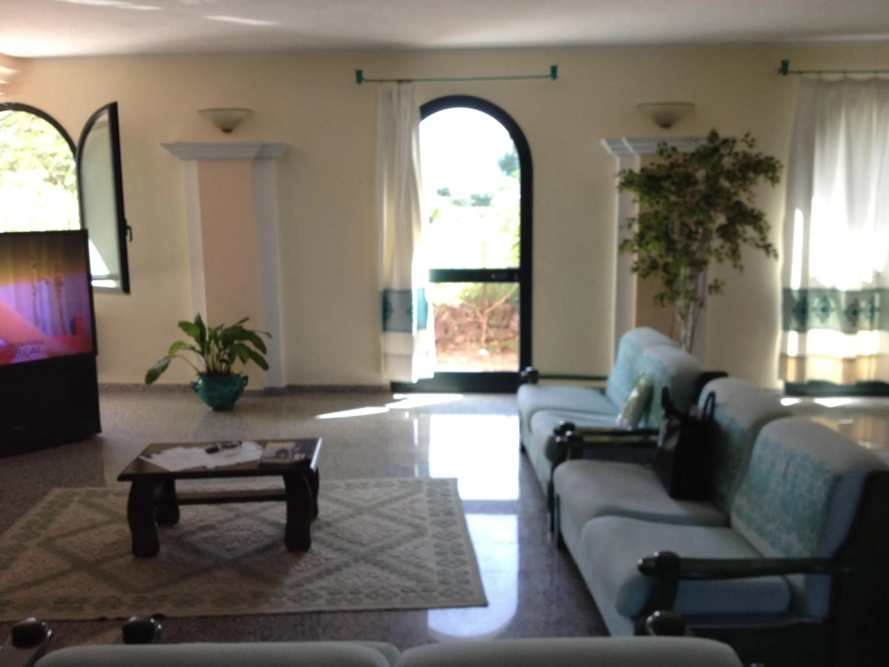 Communal lounge/ TV room in Residence Marina Palace