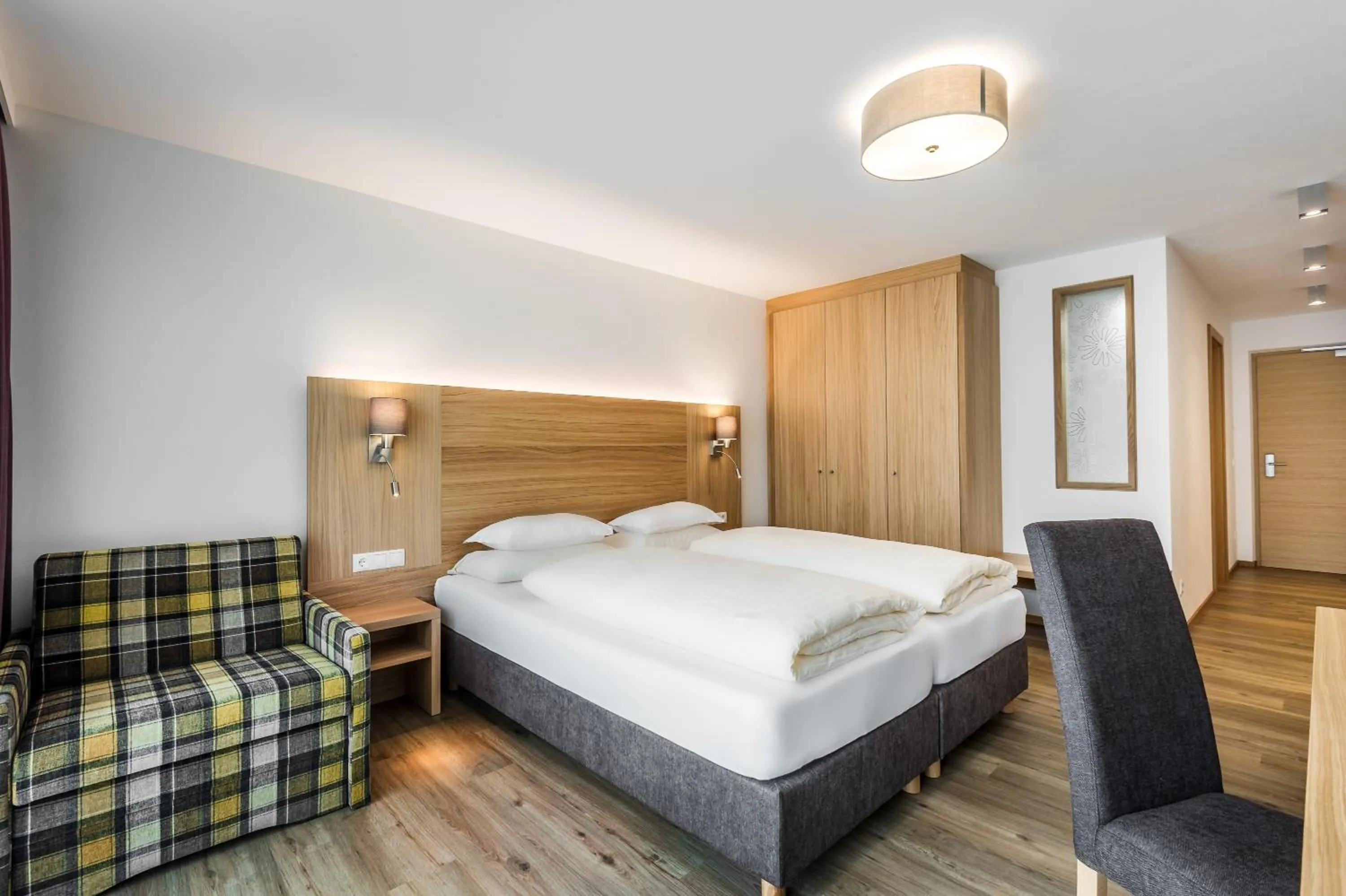 Bathroom, Bed in Hotel Miramonti Badia