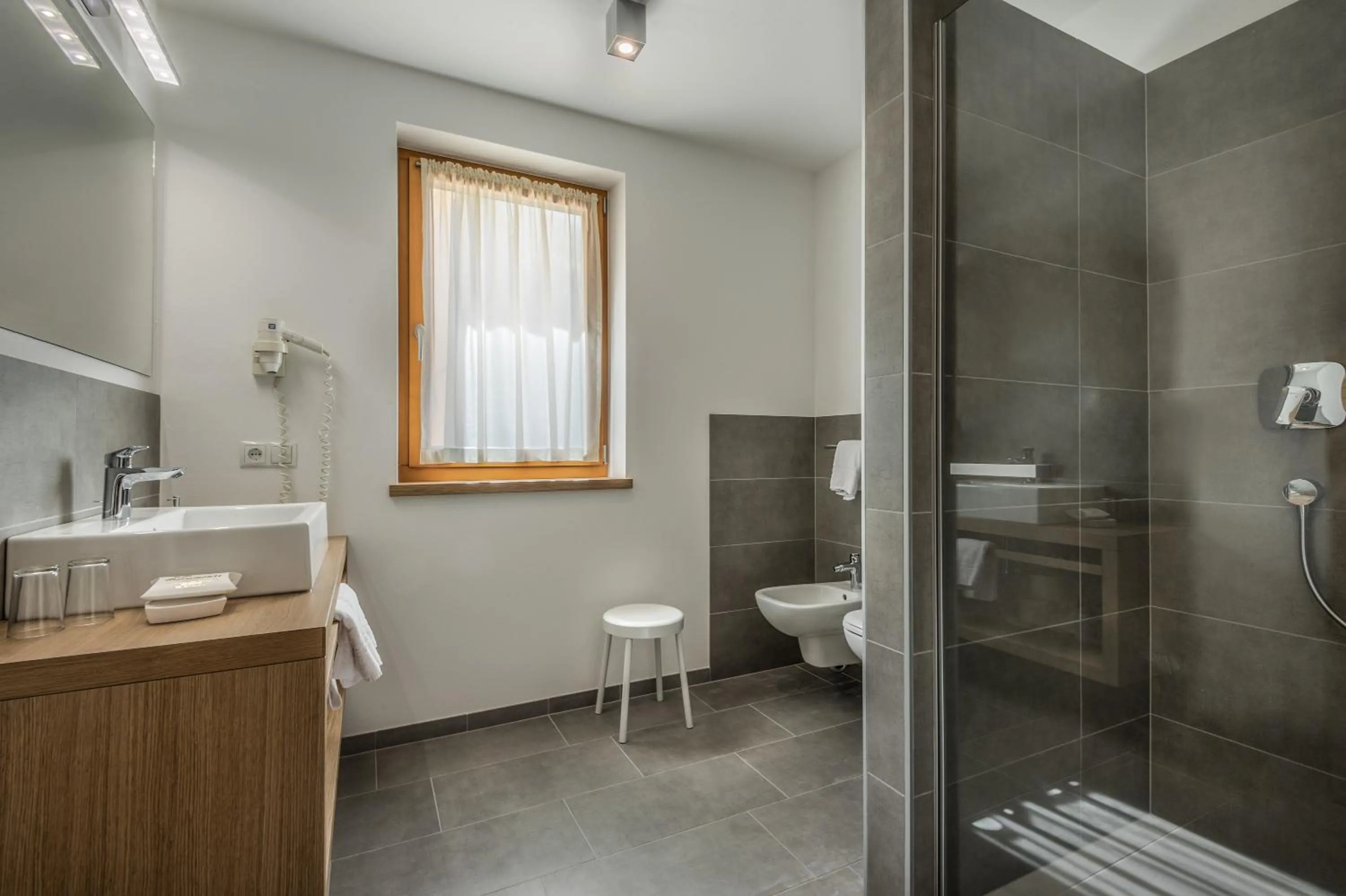Shower in Hotel Miramonti Badia
