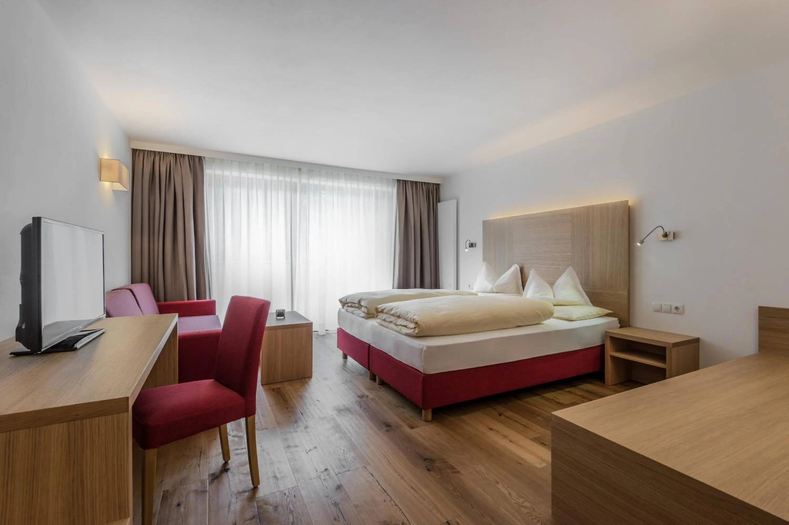 Balcony/Terrace, Bed in Hotel Miramonti Badia