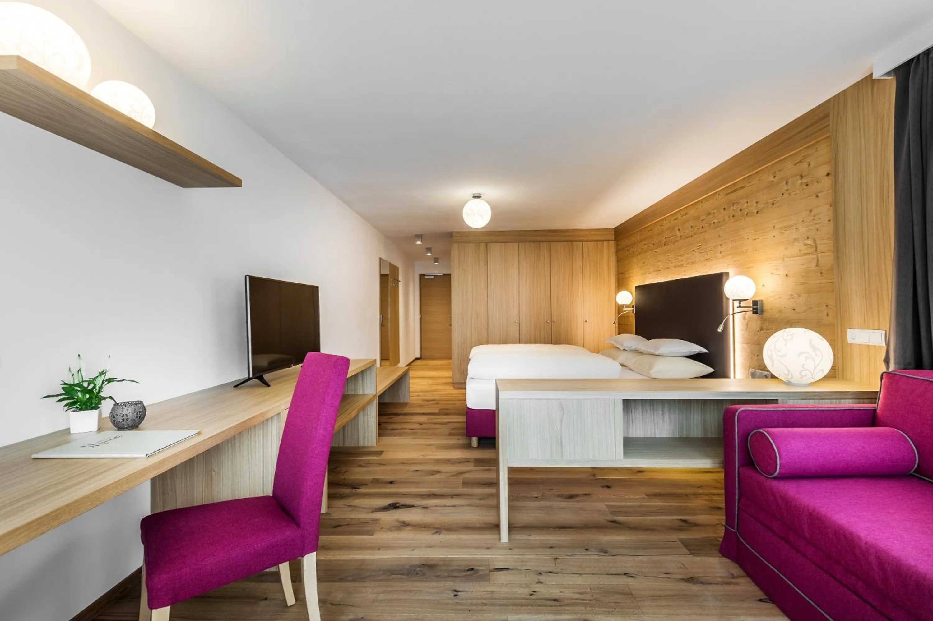 Bathroom, Bed in Hotel Miramonti Badia