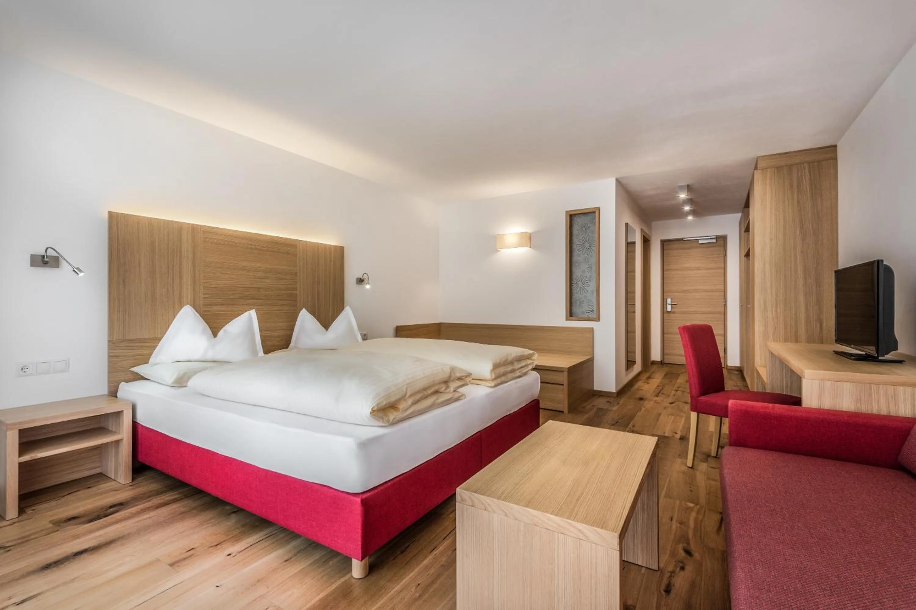 Photo of the whole room, Bed in Hotel Miramonti Badia