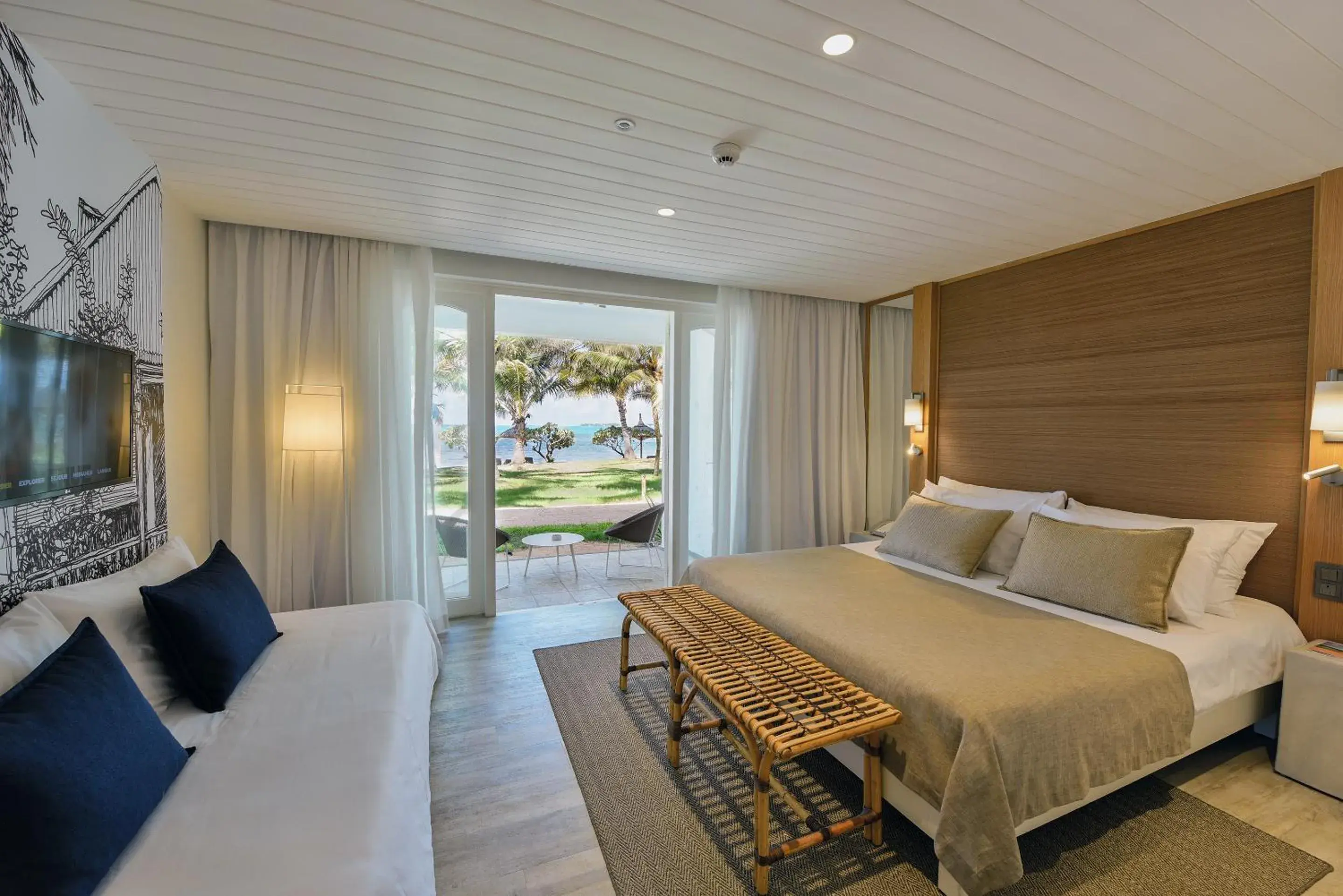 Superior Double Room with Sea View - single occupancy in Canonnier Beachcomber Golf Resort & Spa Superior Double Room with Sea View - single occupancy in Canonnier Beachcomber Golf Resort & Spa