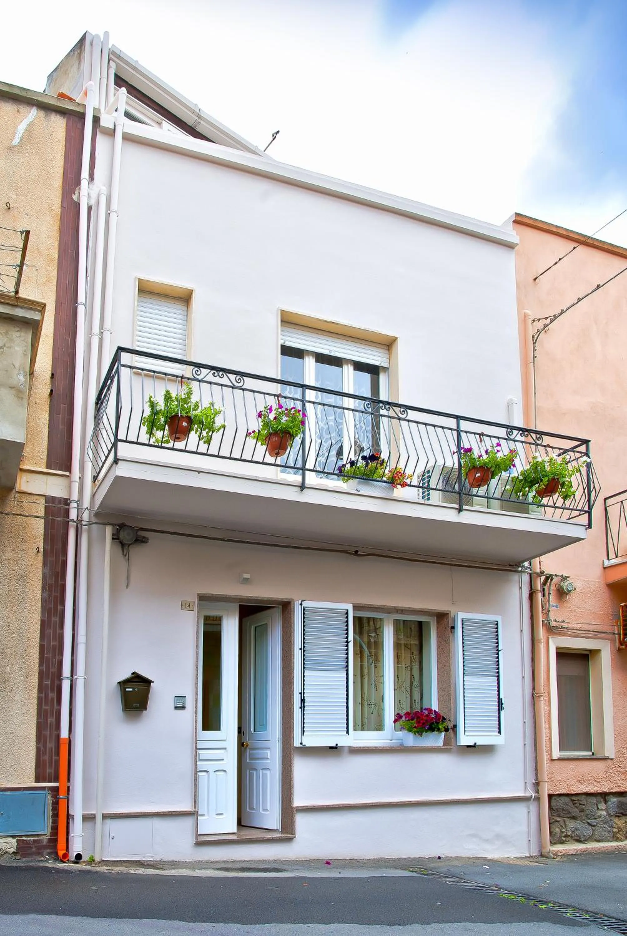 Property building in Montellinos Suite Tortora