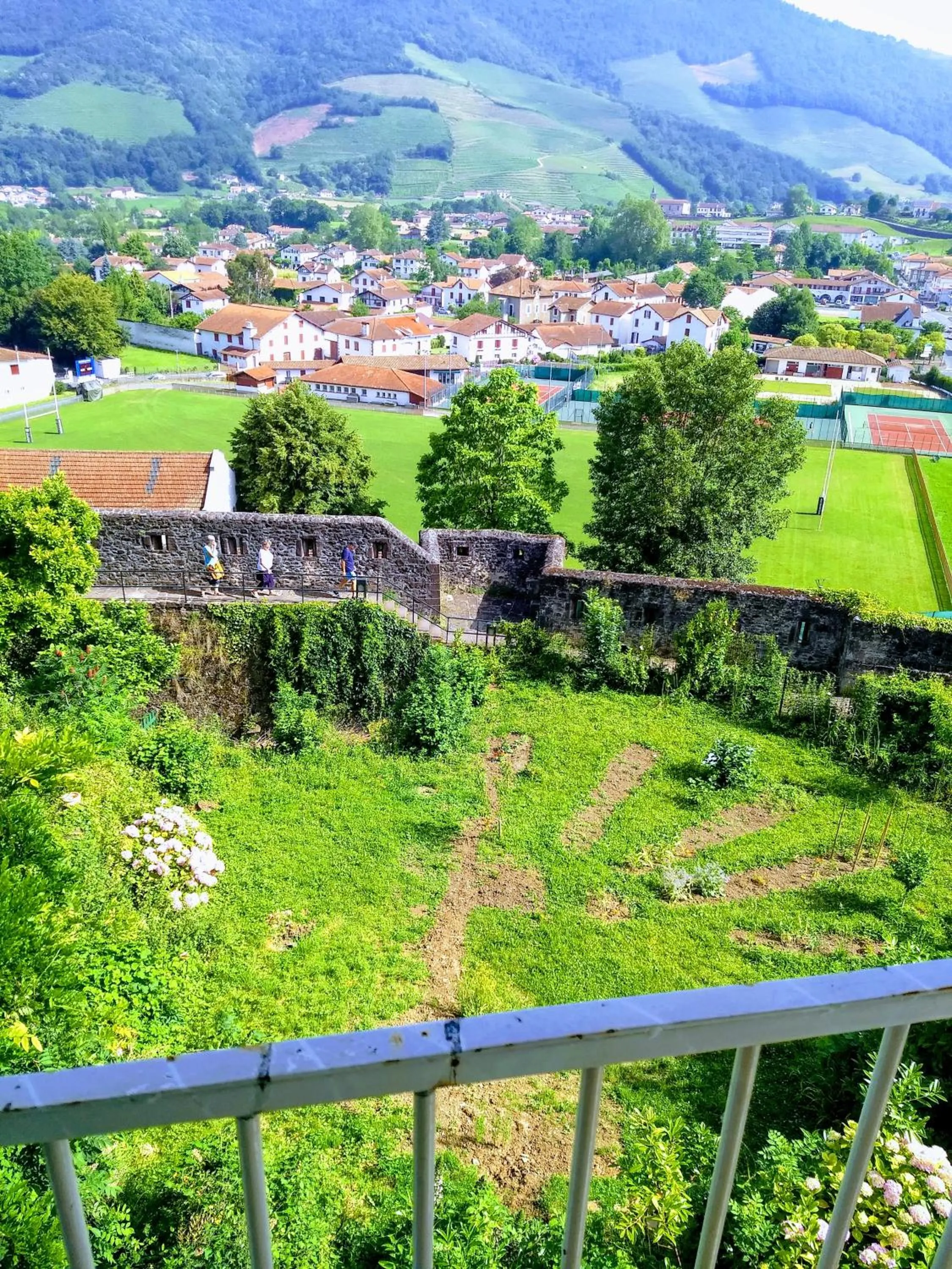 Mountain view in Gite de la Porte Saint Jacques: a hostel for pilgrims