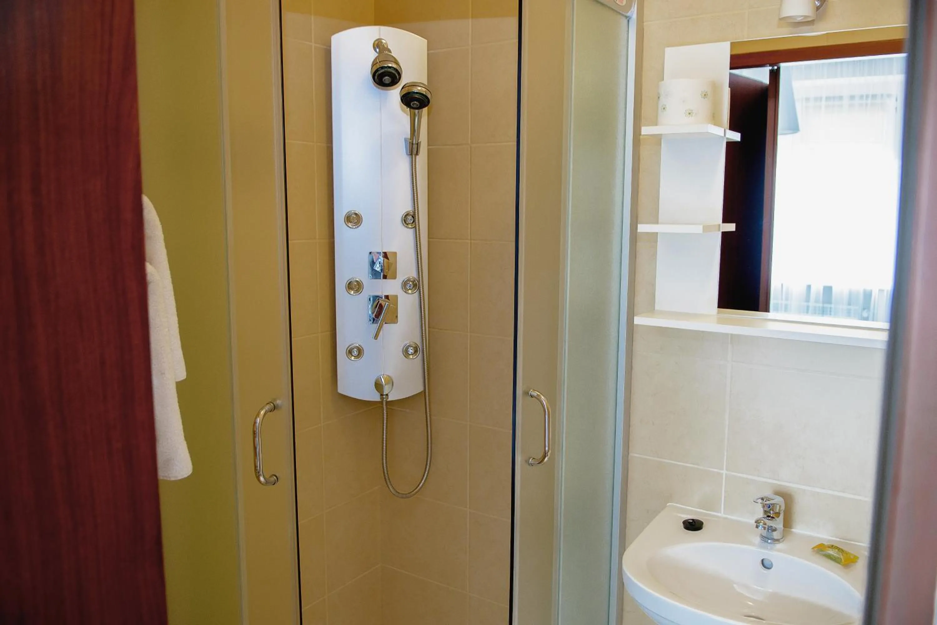 Shower in Villa Green