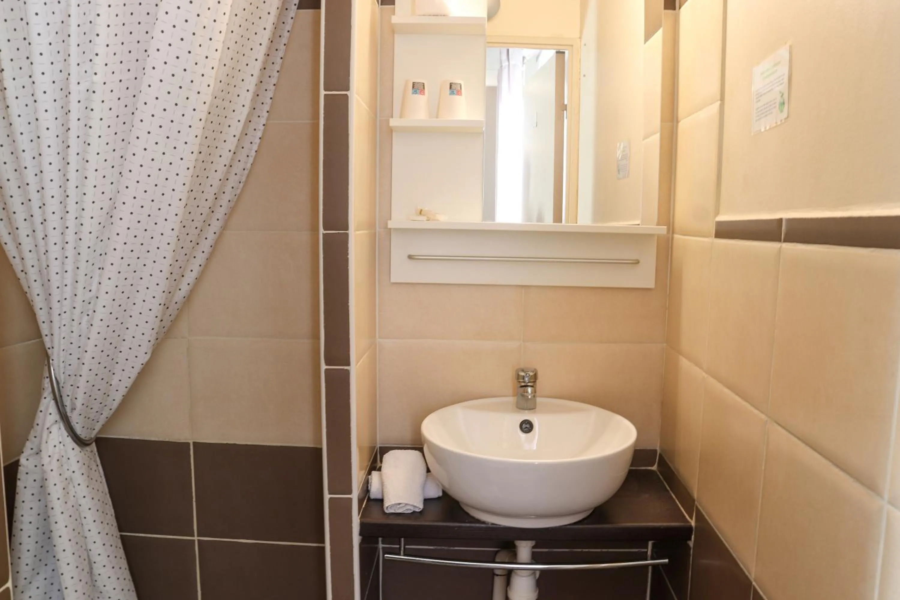 Shower in Hotel Abelia