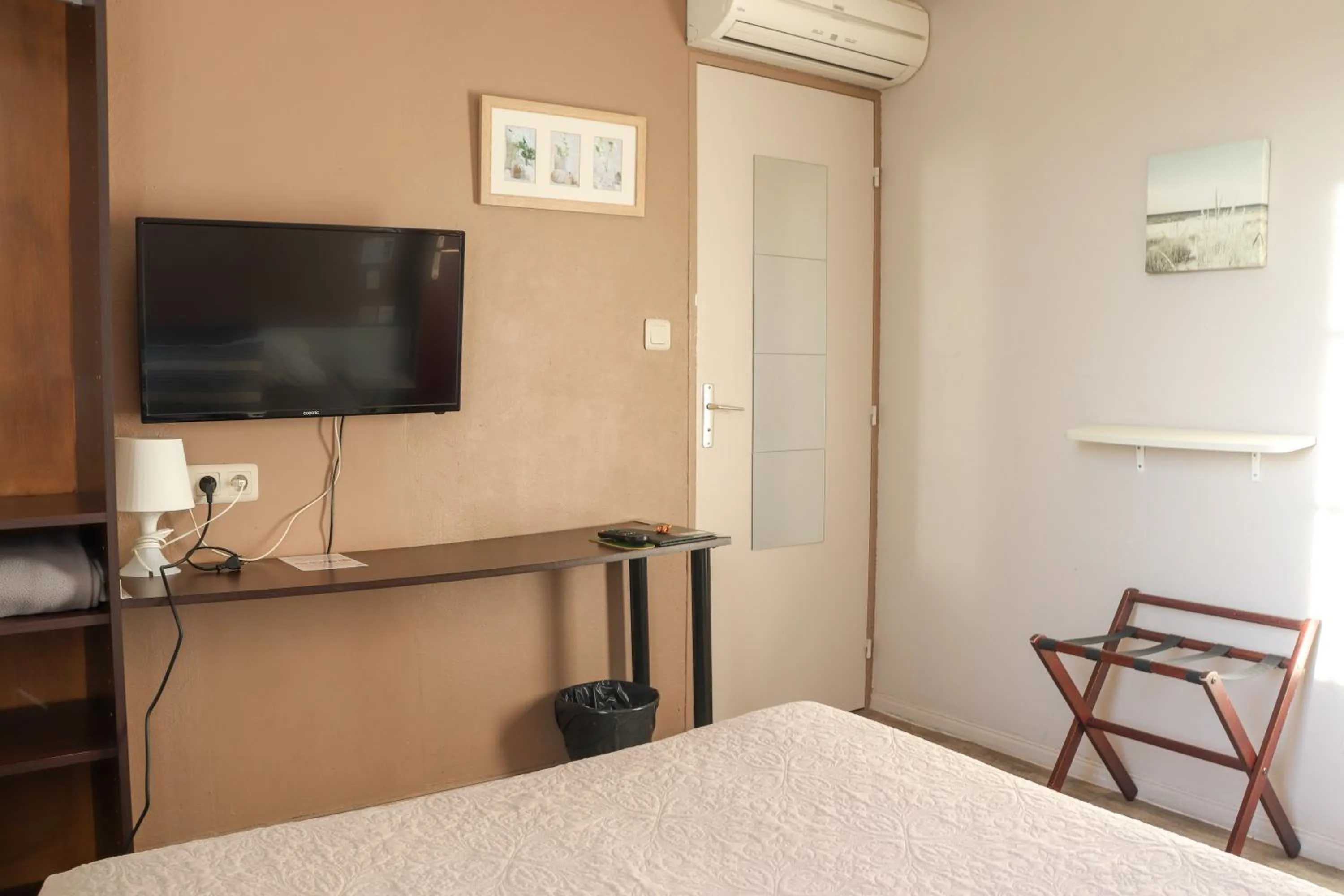 TV and multimedia, Bed in Hotel Abelia