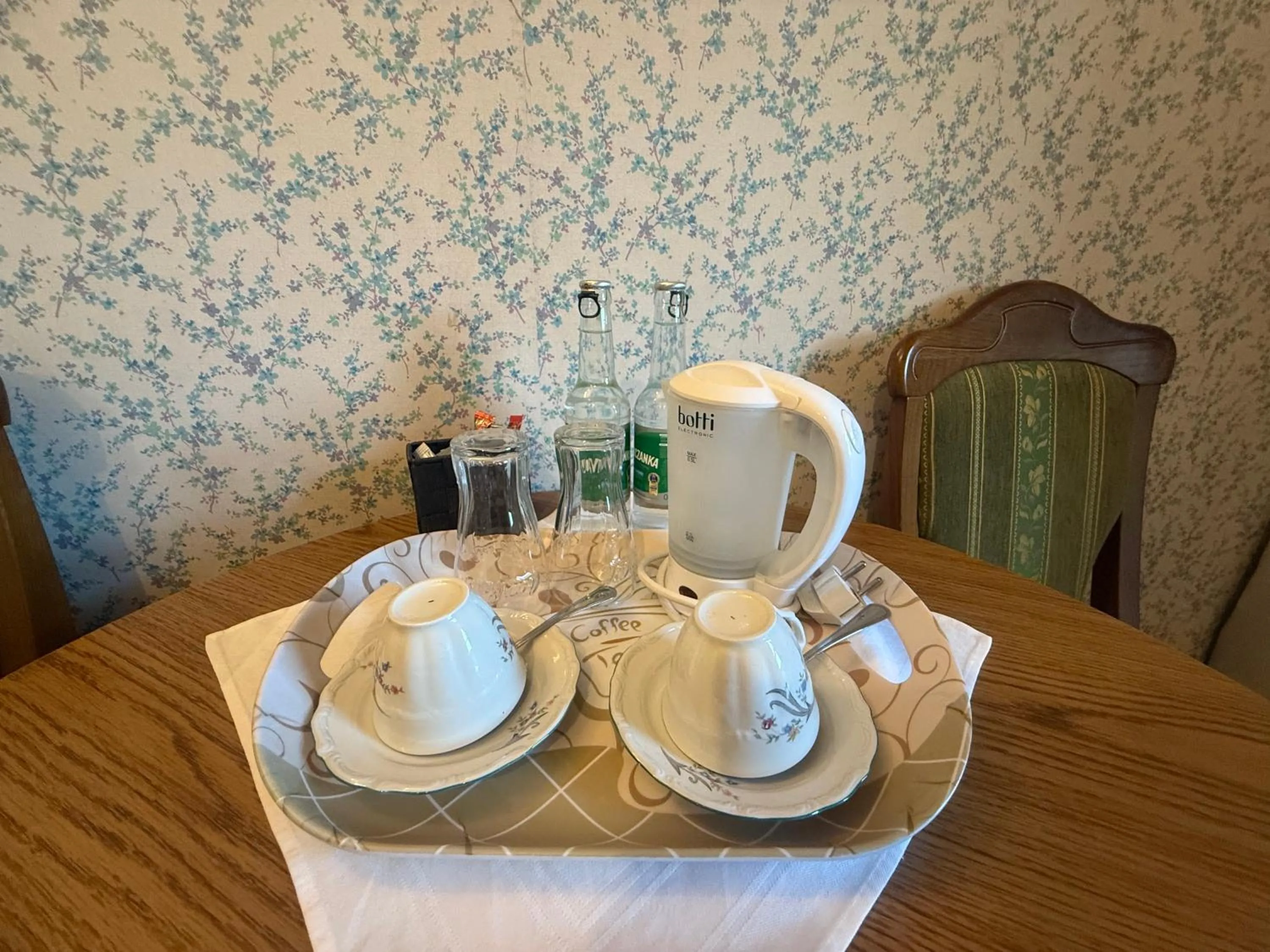 Coffee/tea facilities in Zamek Camelot