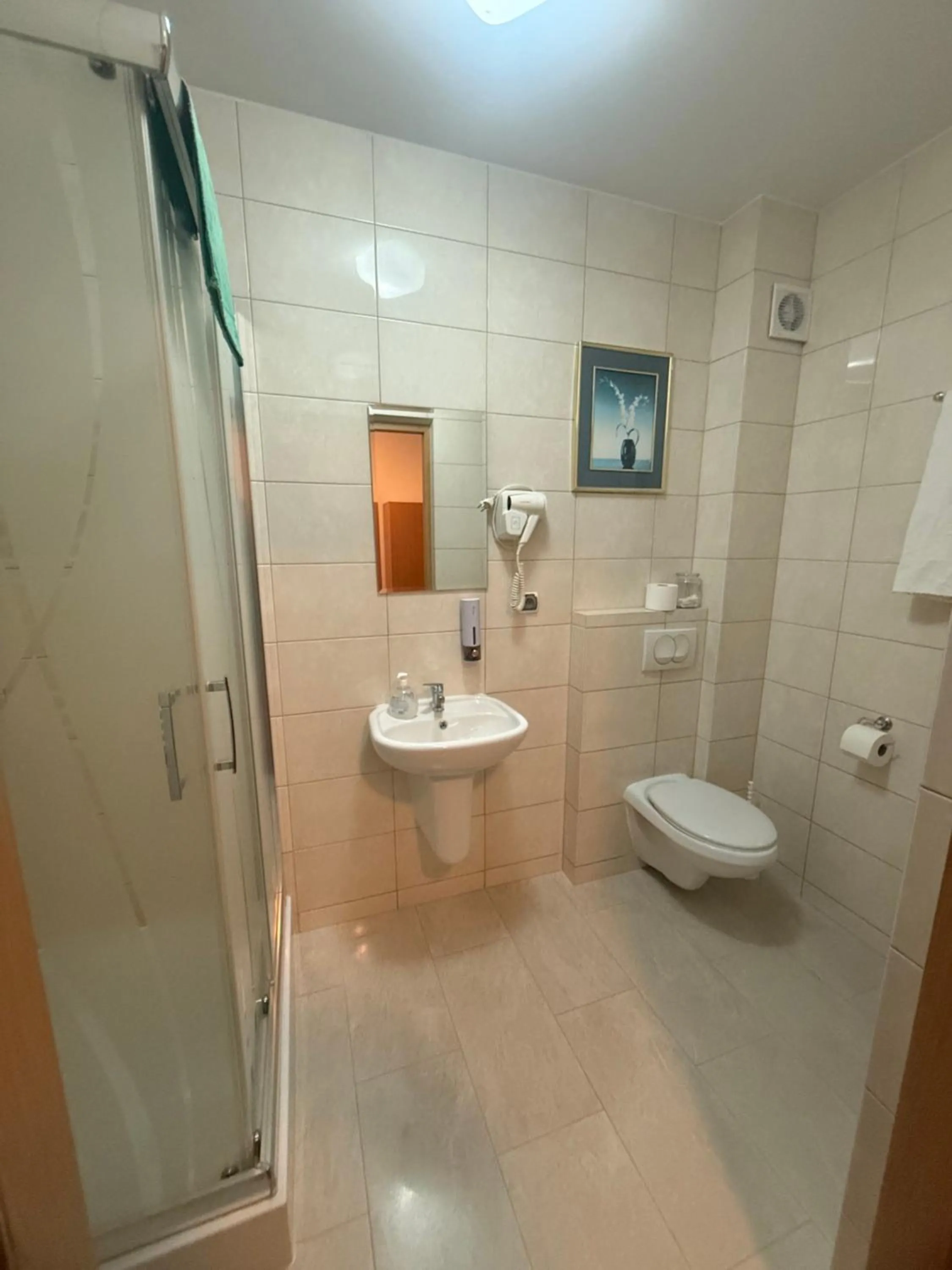 Shower in Zamek Camelot