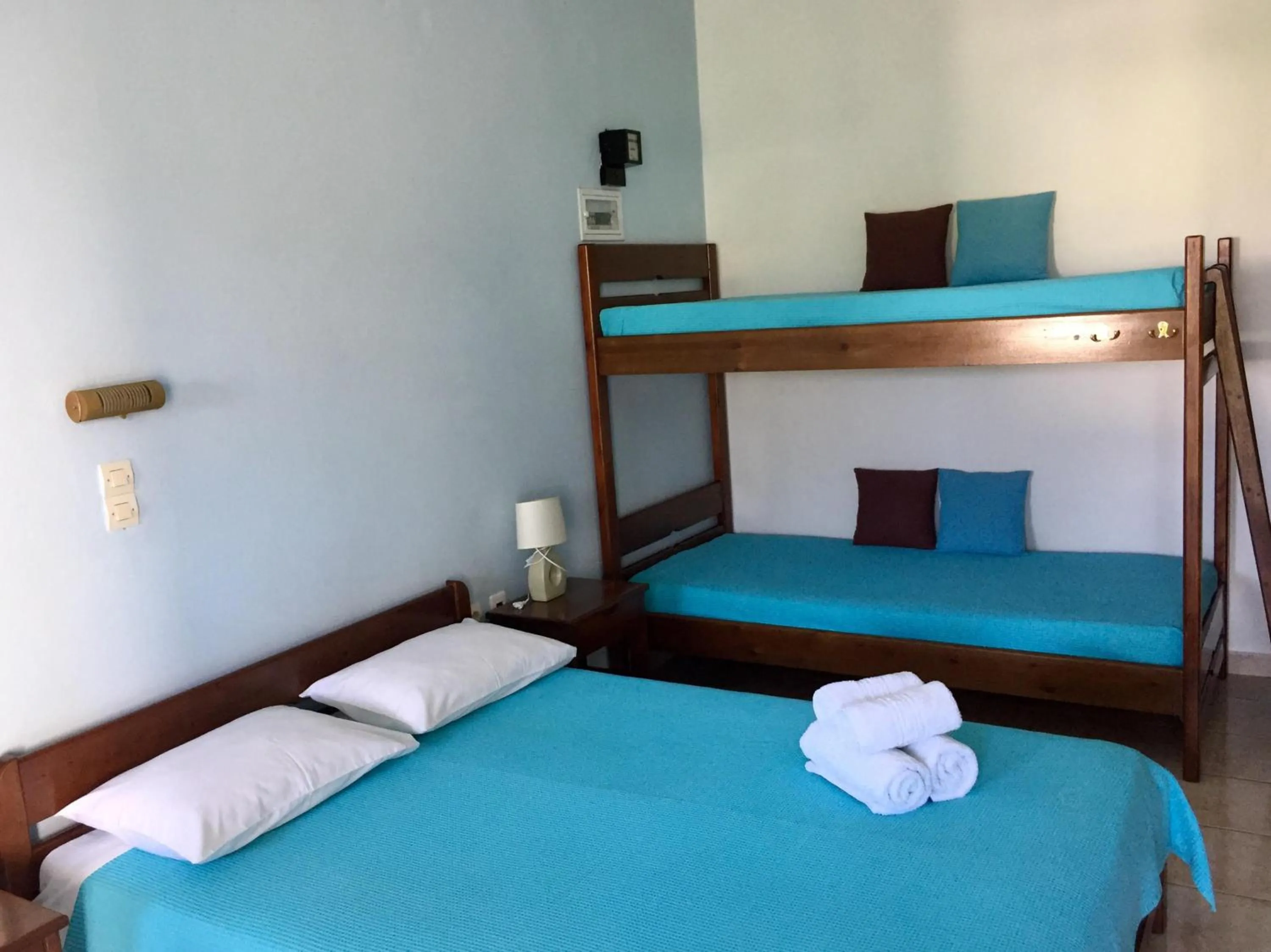 Photo of the whole room, Bed in Georgia Studios