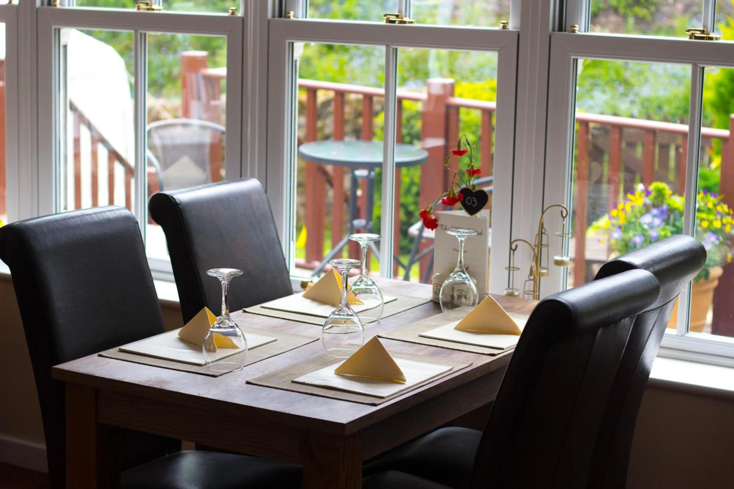 Restaurant/places to eat in The Elks Head Inn