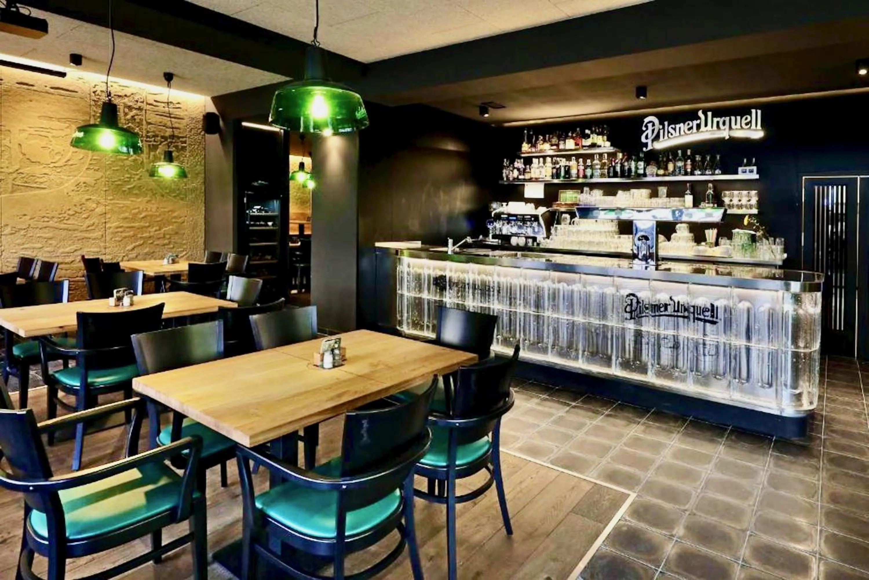 Restaurant/places to eat in ART Garden Towers Prague