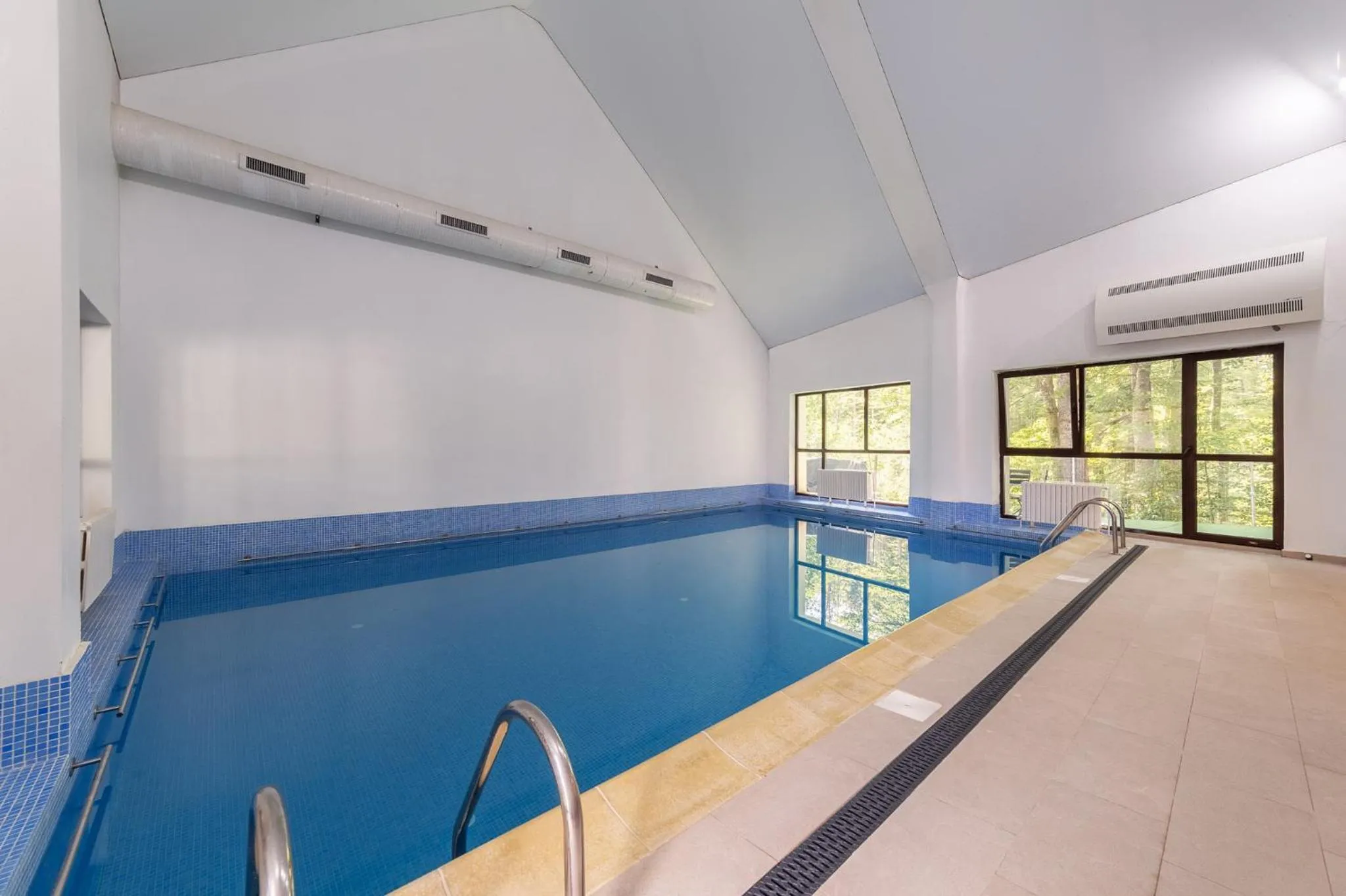 Pool view in Hotel Hera