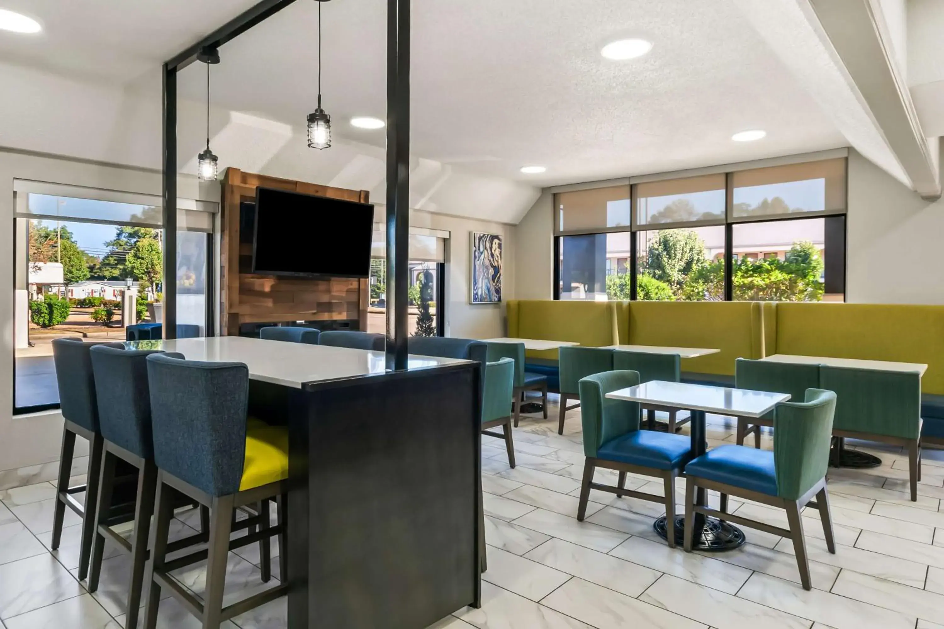 Breakfast in Best Western Inn Breakfast in Best Western Inn