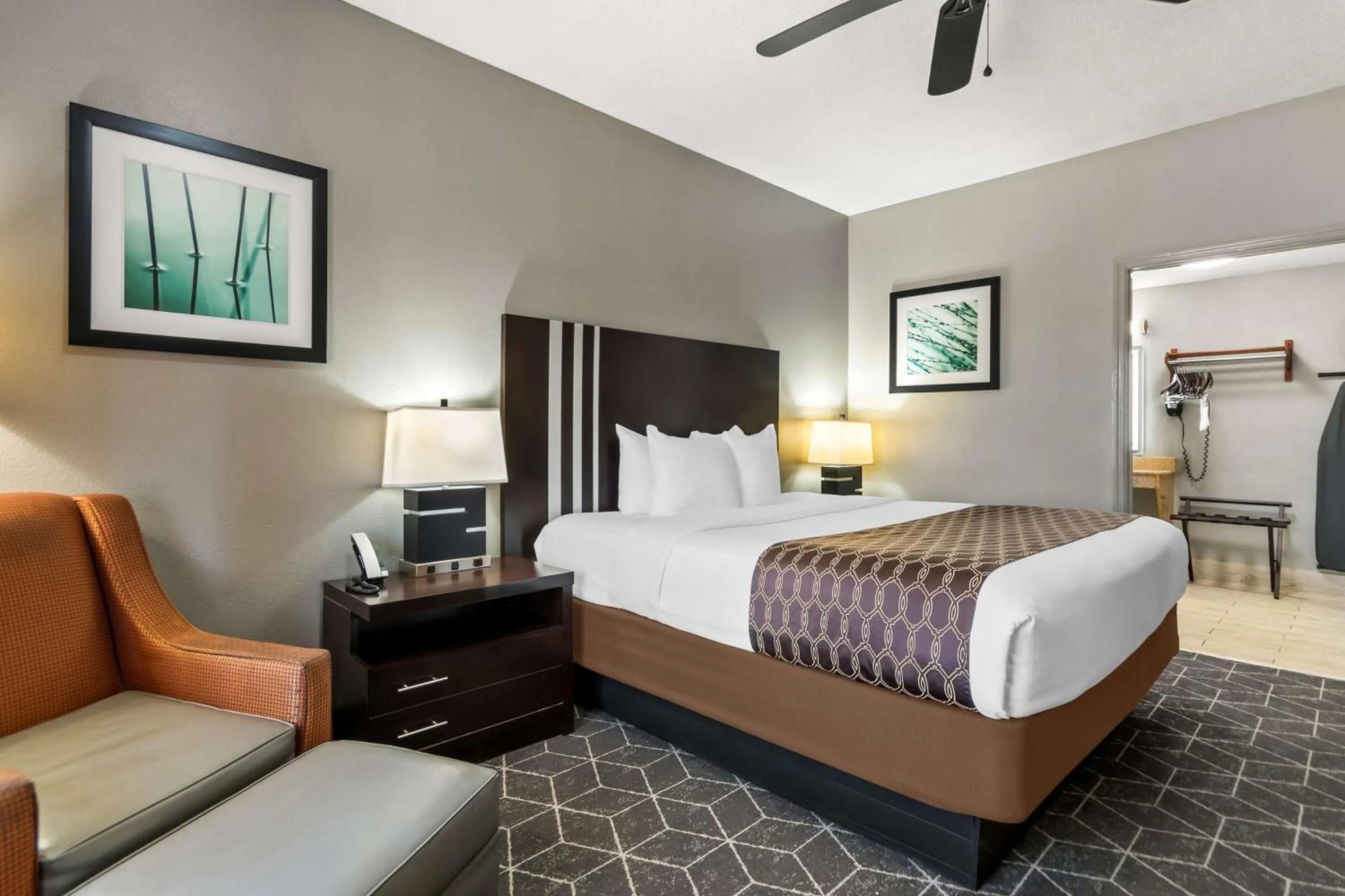 Bedroom, Bed in Best Western Inn