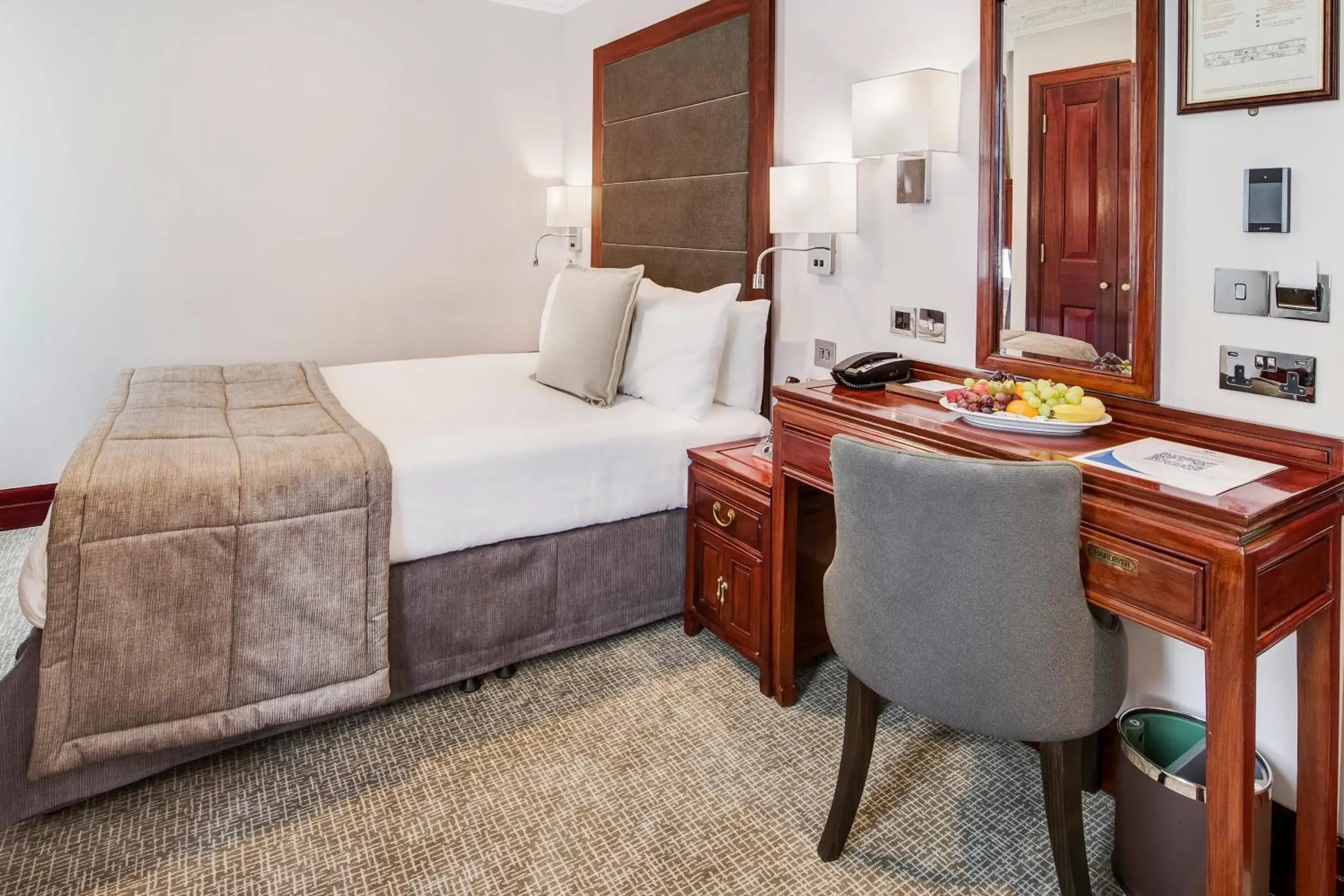 Bedroom, Bed in Gem Fitzrovia Hotel Bedroom, Bed in Gem Fitzrovia Hotel