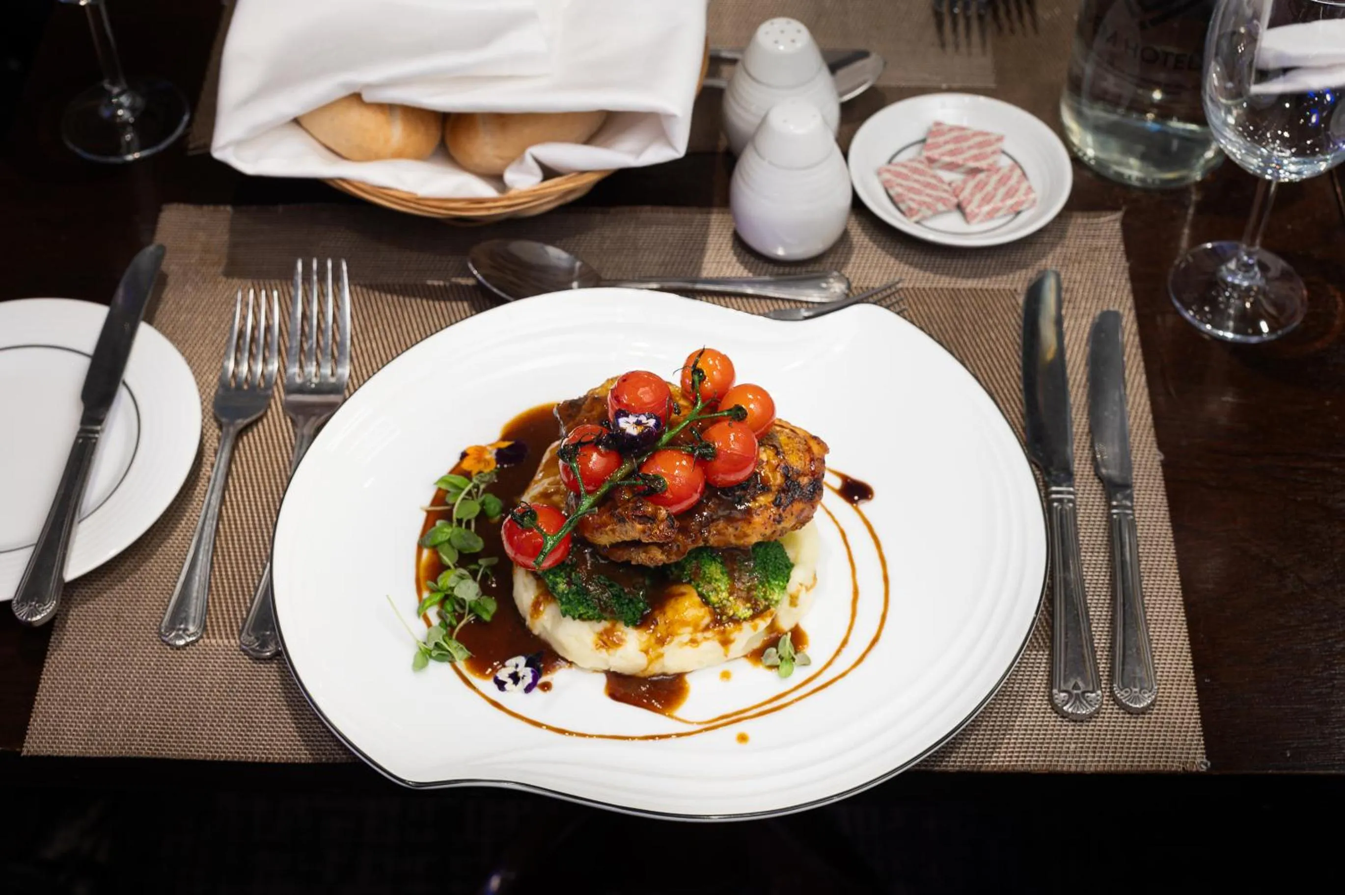 Food in Gem Fitzrovia Hotel