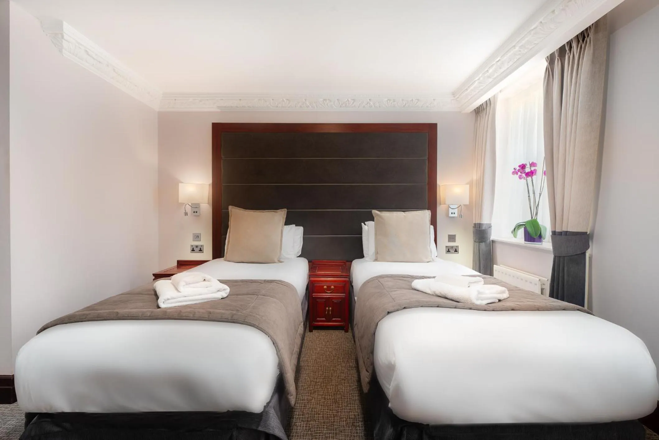 Bed in Gem Fitzrovia Hotel