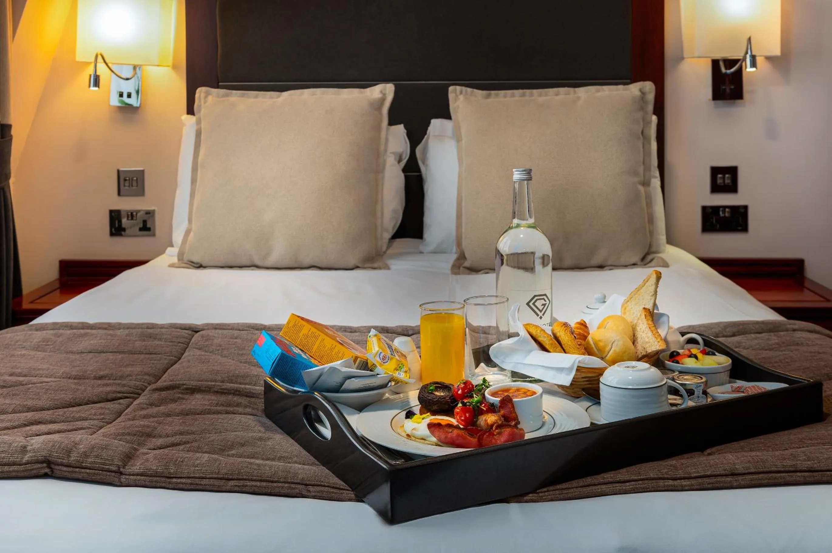 Breakfast, Bed in Gem Fitzrovia Hotel