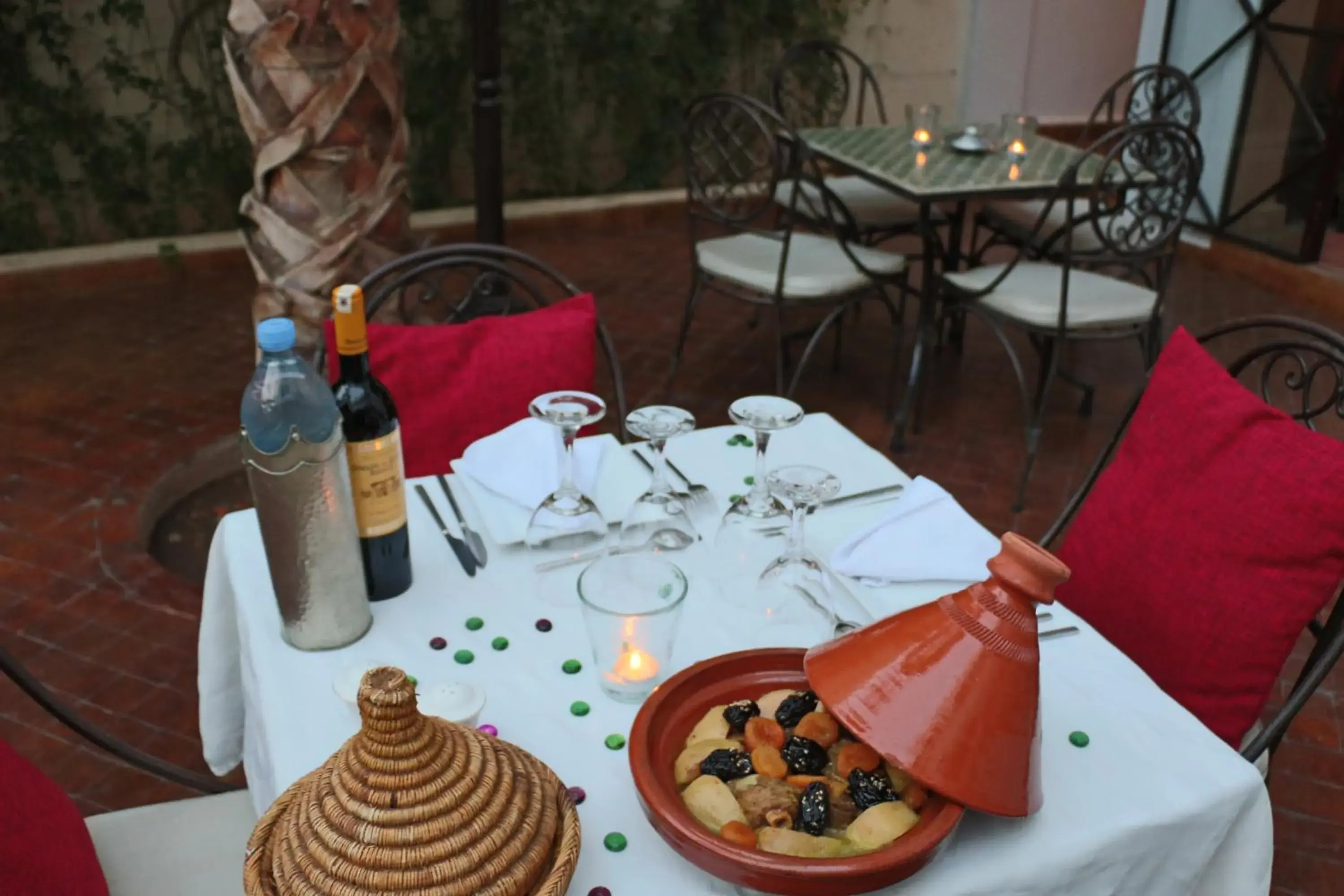 Restaurant/places to eat in Riad Chergui Restaurant/places to eat in Riad Chergui