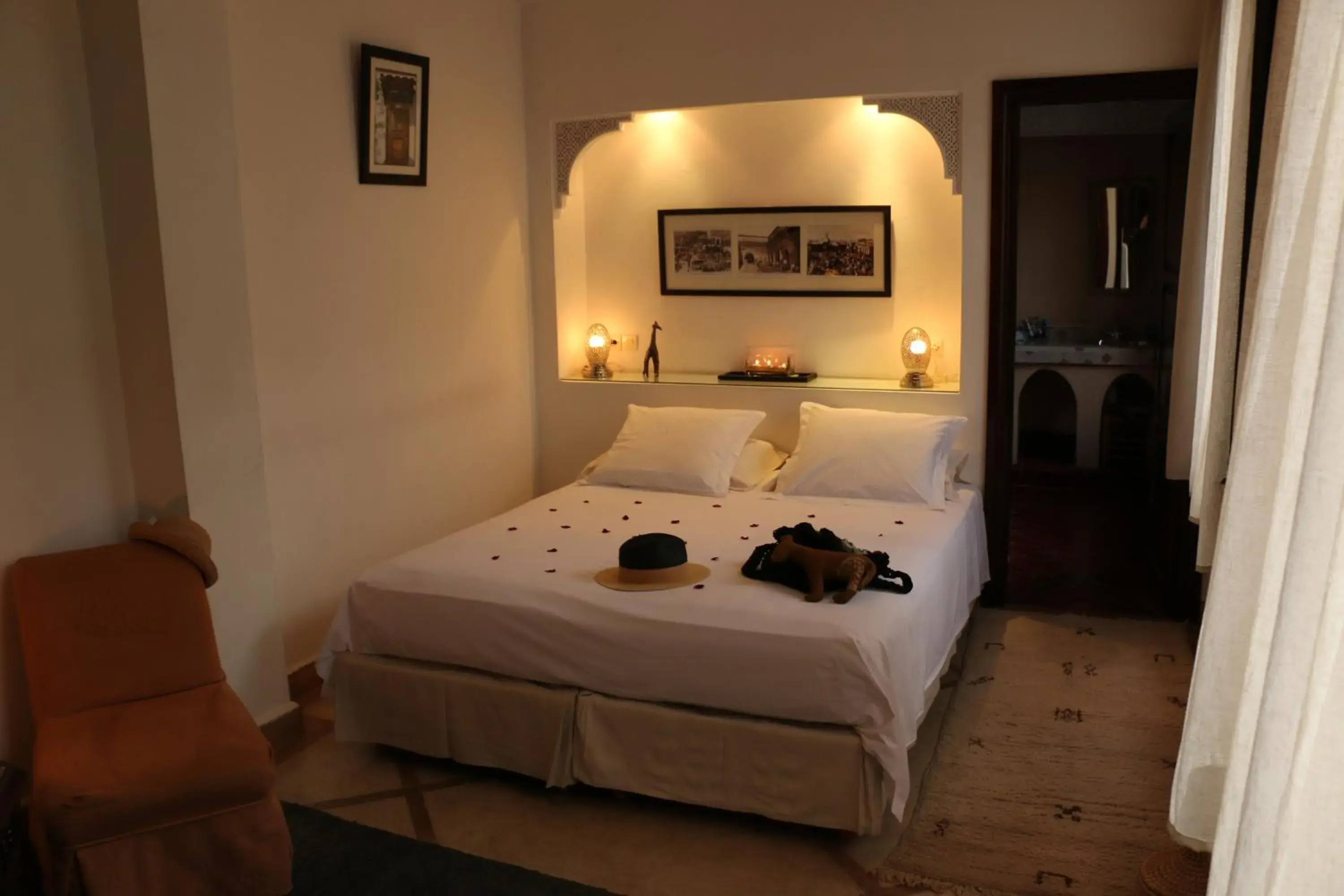 Photo of the whole room, Bed in Riad Chergui Photo of the whole room, Bed in Riad Chergui