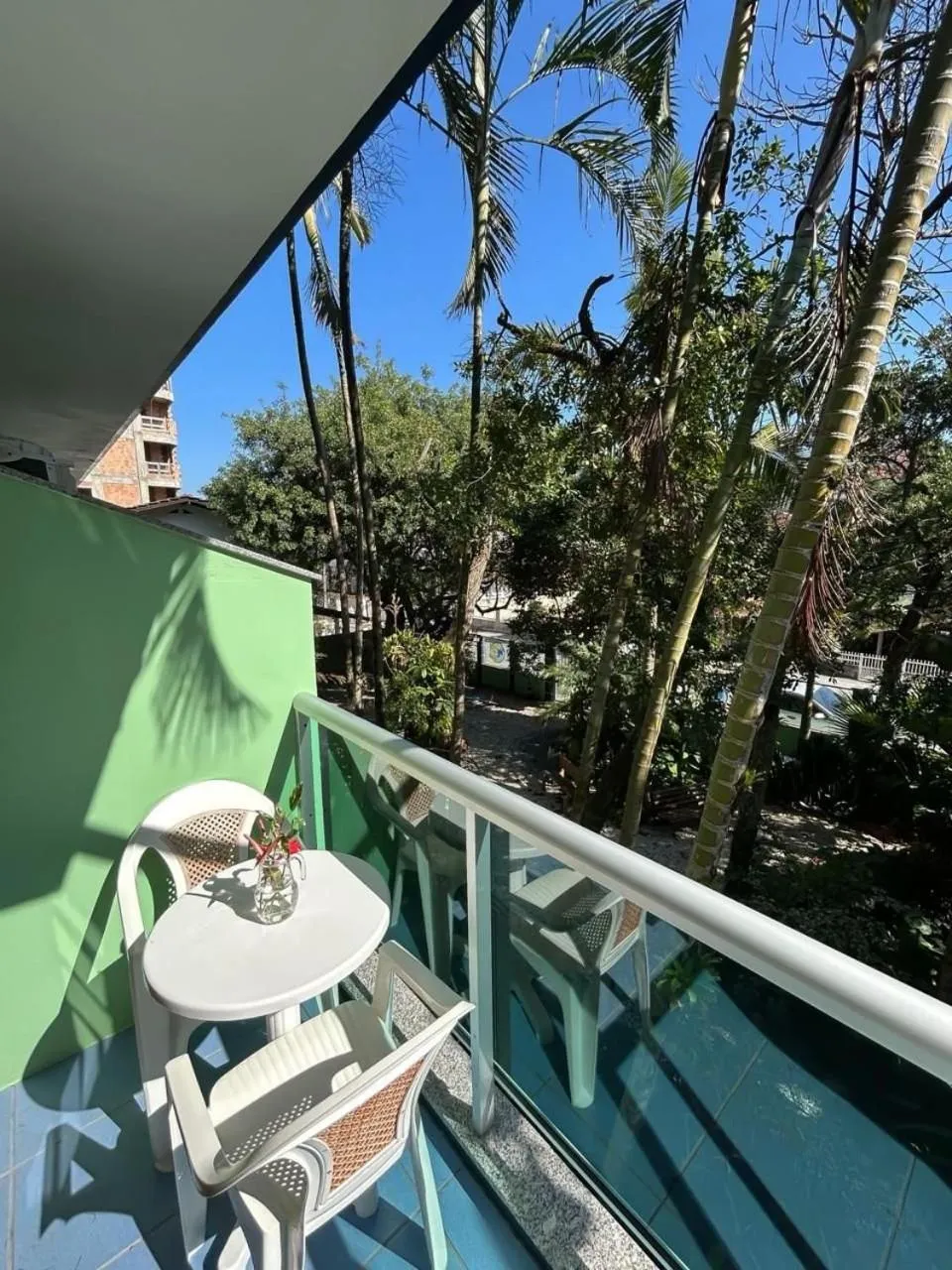 Photo of the whole room in Hotel Cores do Mar