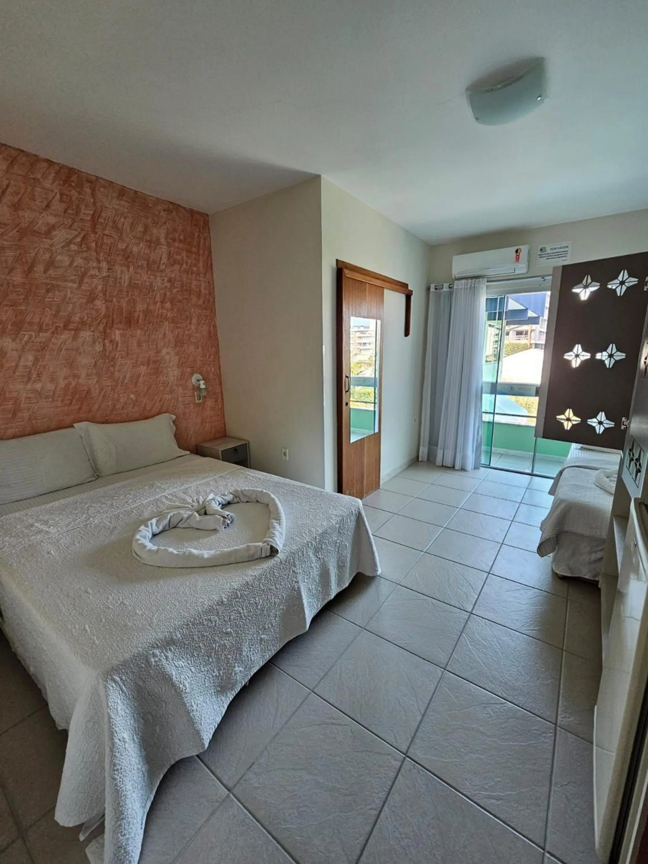 Photo of the whole room, Bed in Hotel Cores do Mar