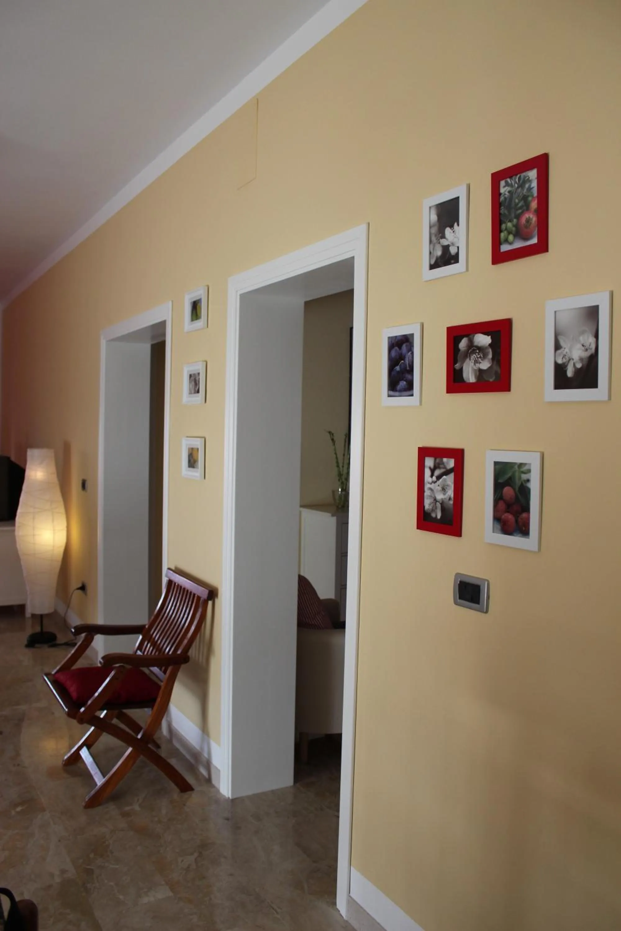 Communal lounge/ TV room in B&B Costa D'Abruzzo