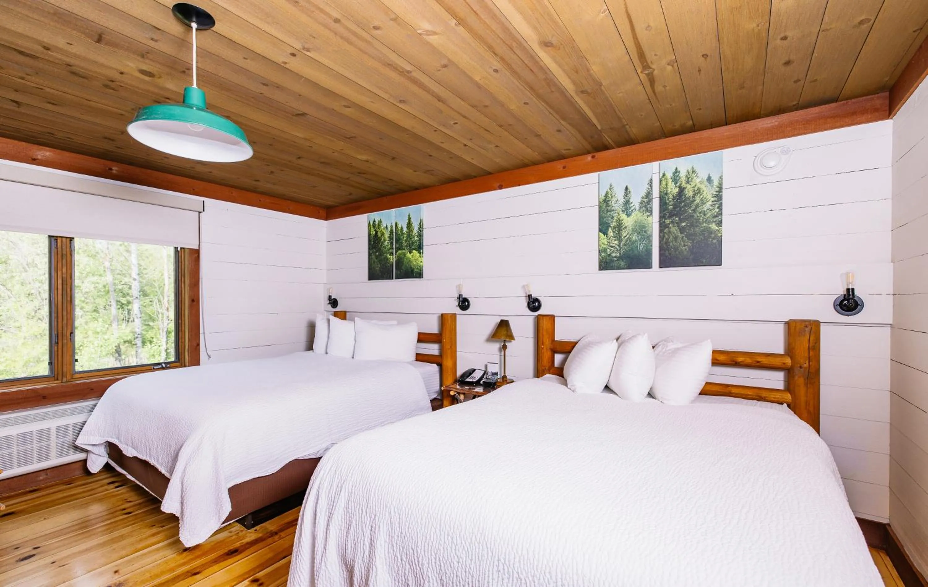 Bedroom, Bed in Drummond Island Resort