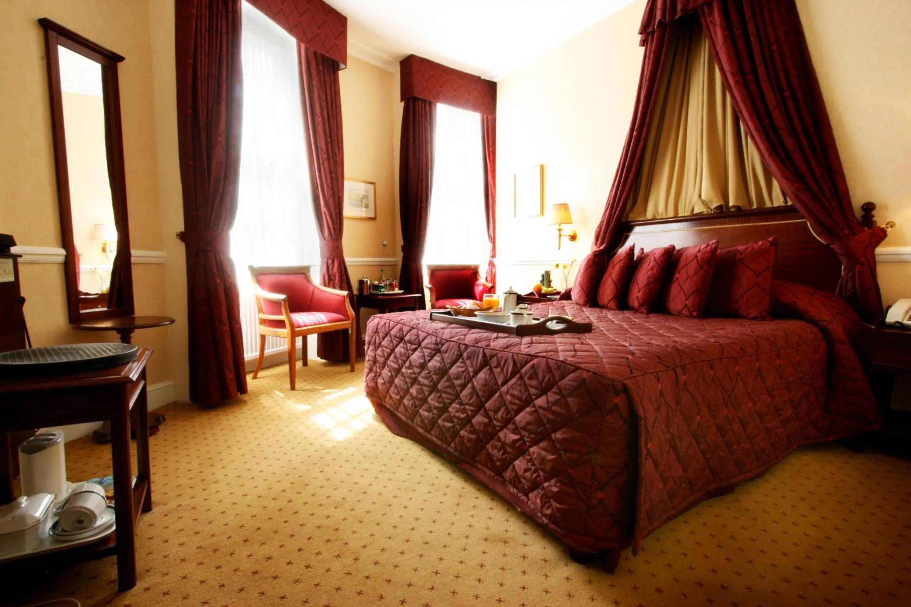 Photo of the whole room, Bed in Grange Blooms Hotel