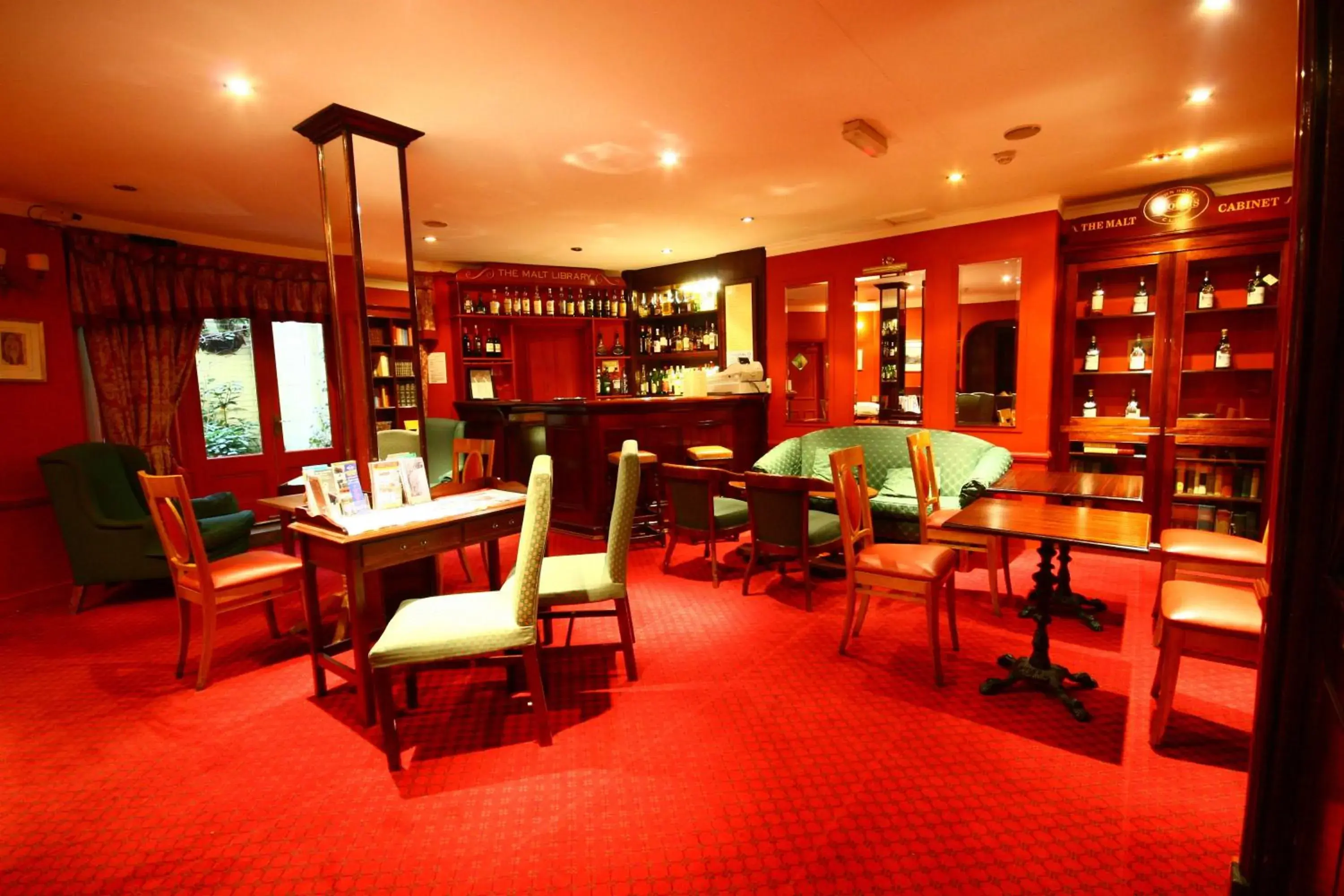 Lounge or bar, Lounge/Bar in Grange Blooms Hotel