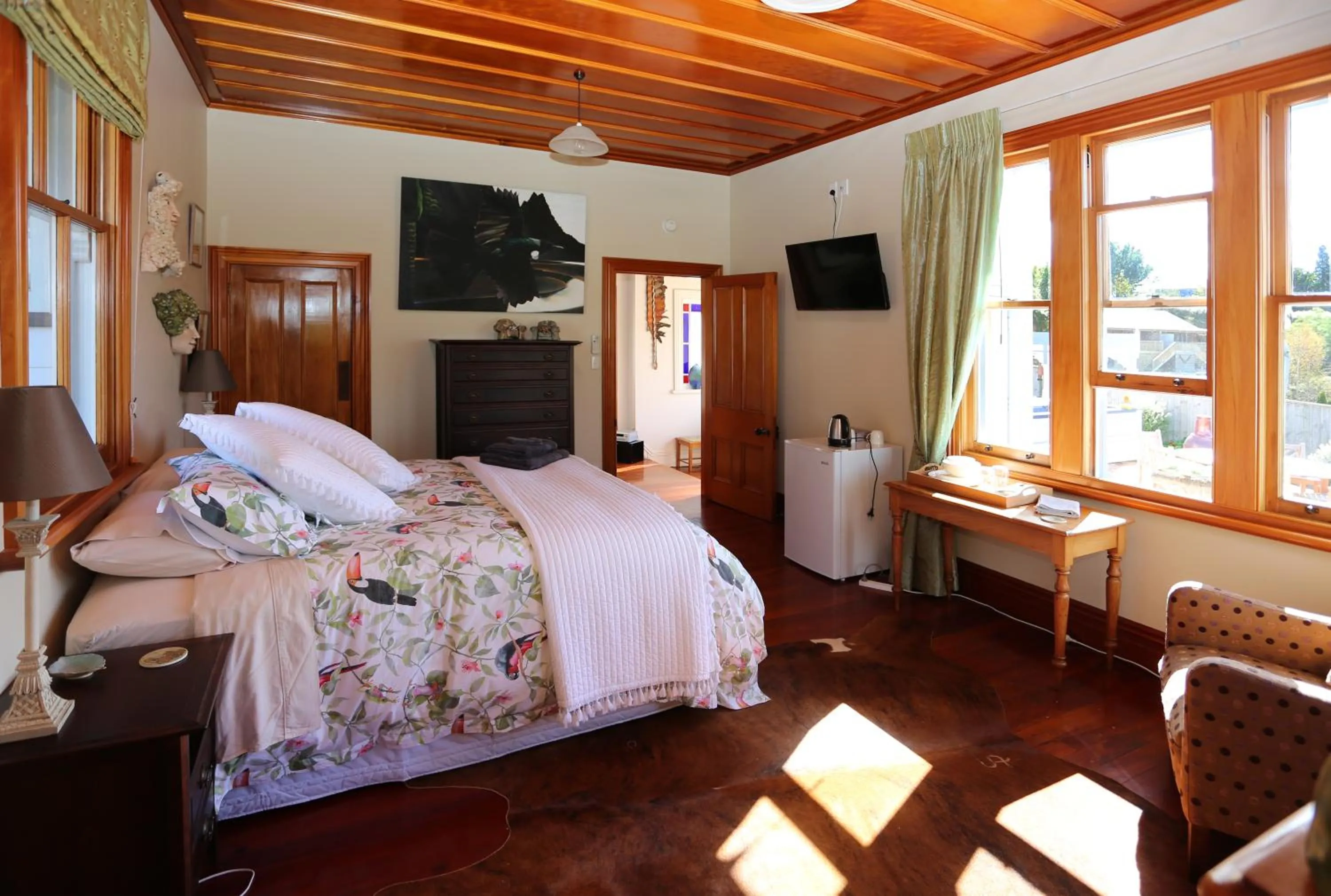 Bed in Maungakawa Villa