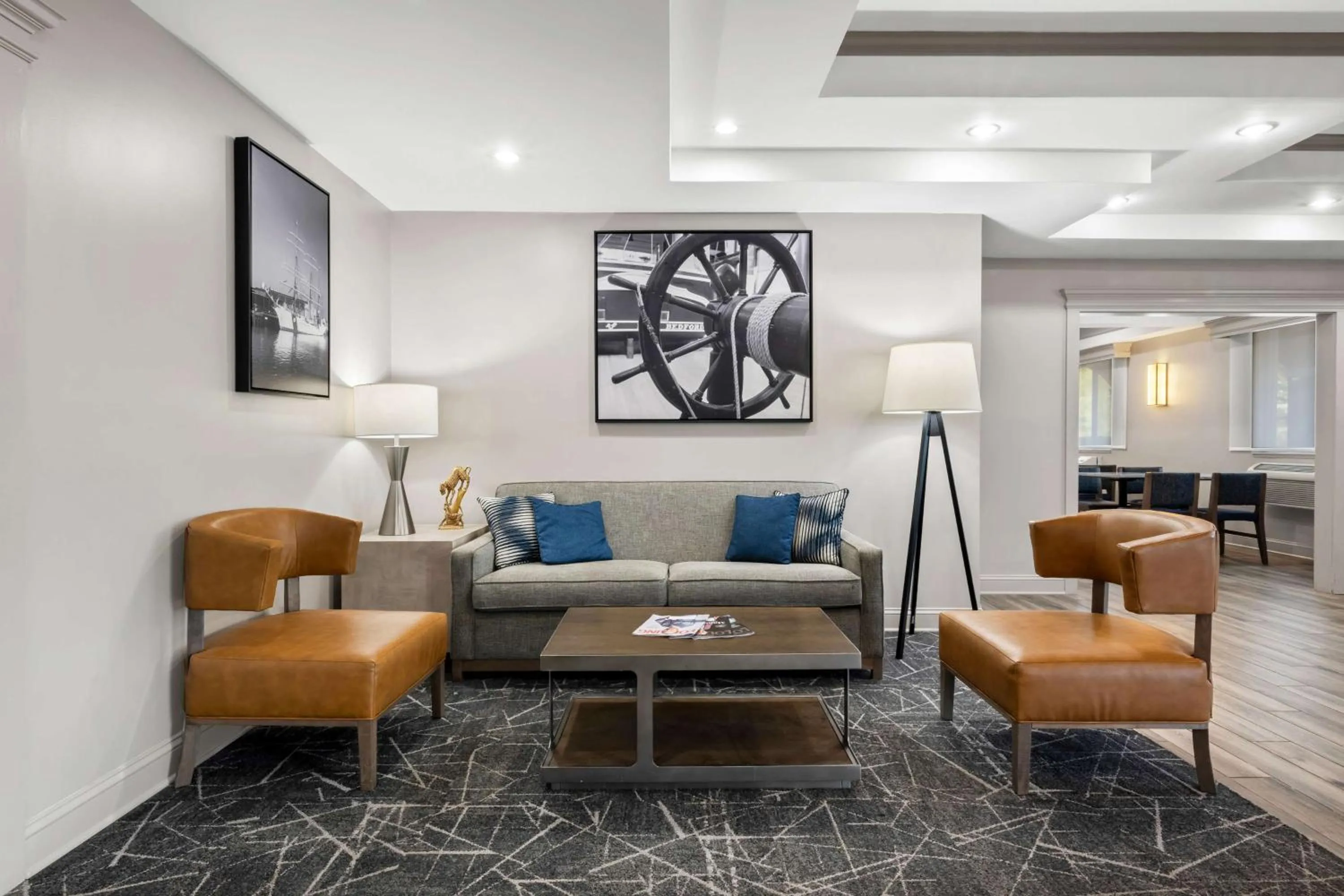 Lobby or reception in Best Western Dartmouth-New Bedford