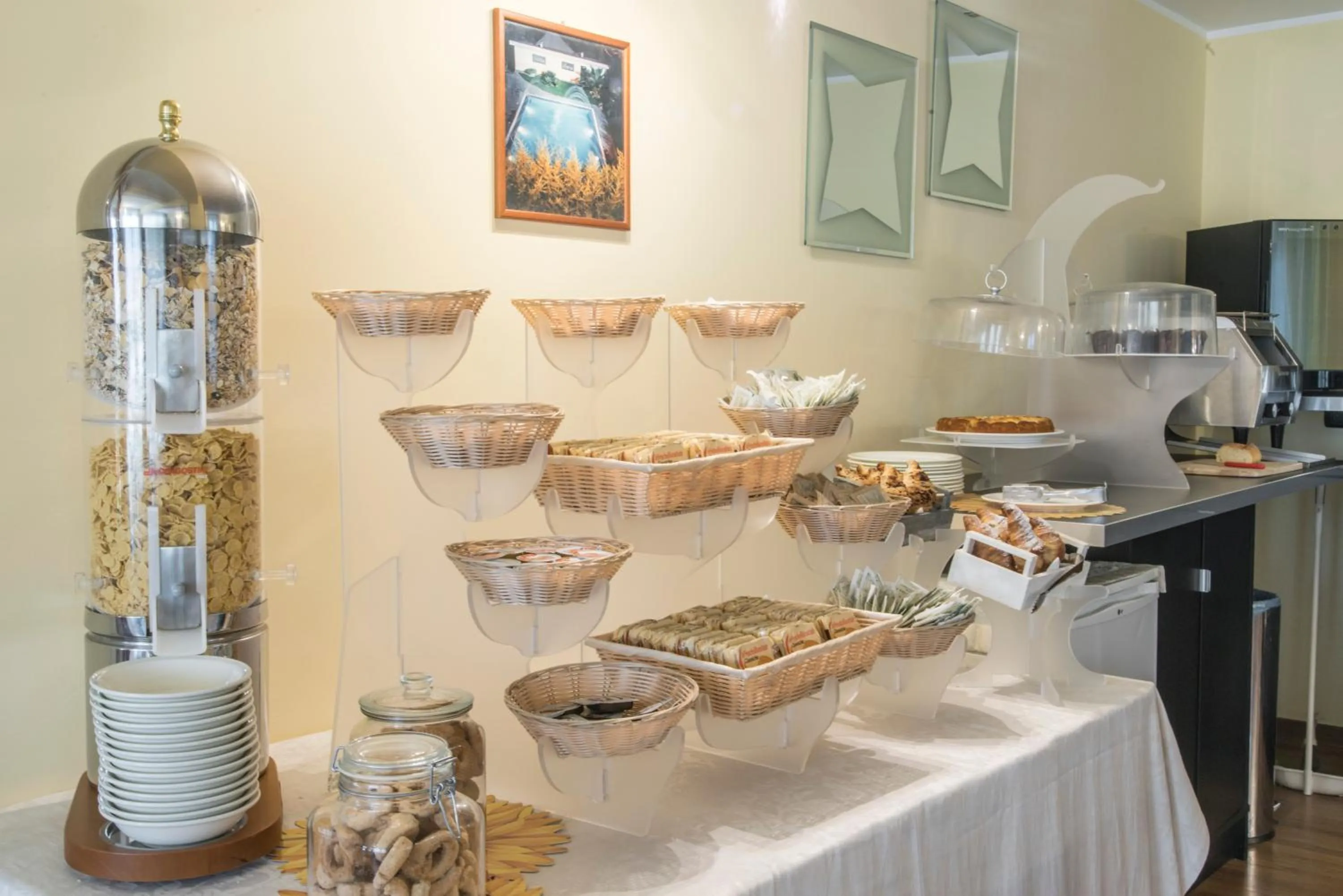 Communal lounge/ TV room in Hotel Villa Maria