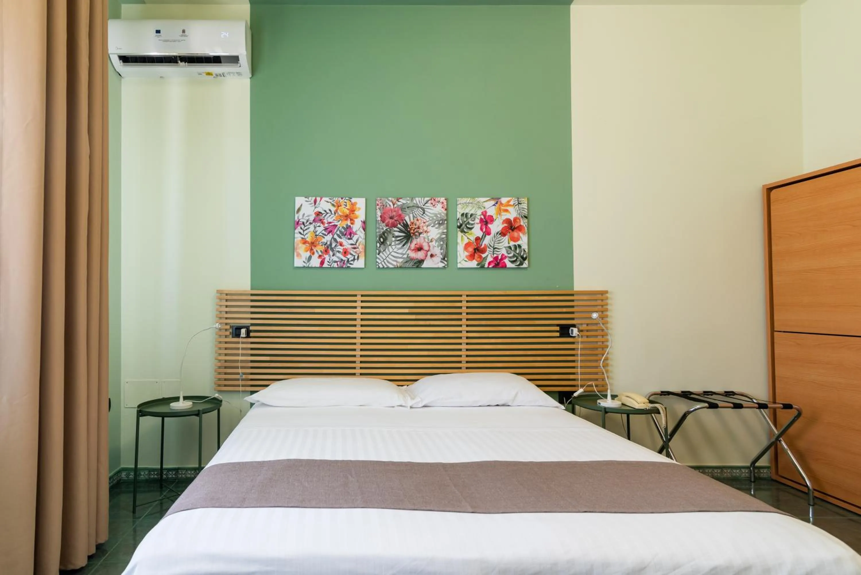 Bedroom, Bed in Hotel Villa Maria