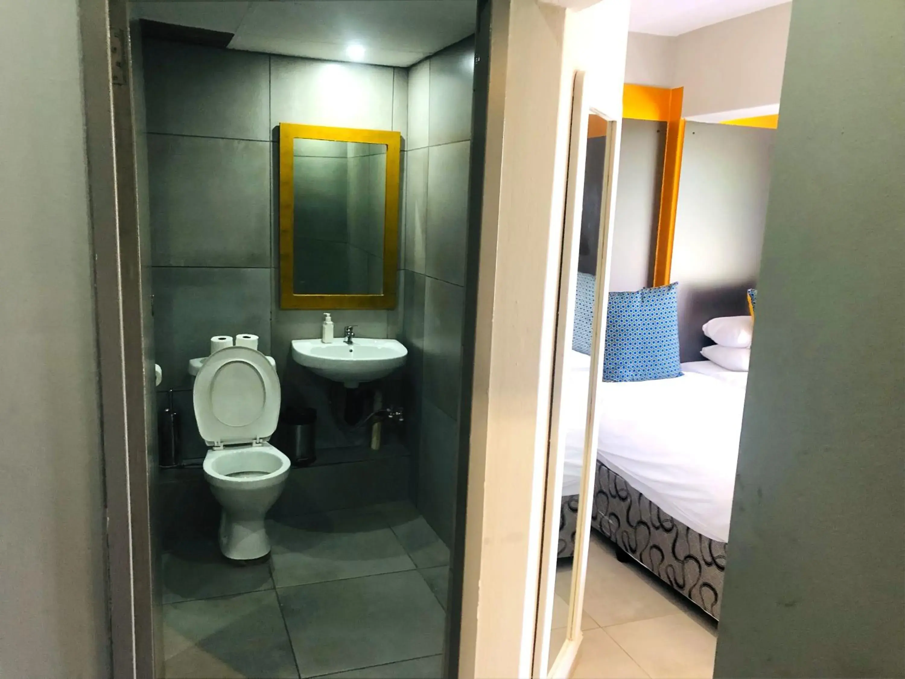 Bathroom in Elephant Springs Bathroom in Elephant Springs