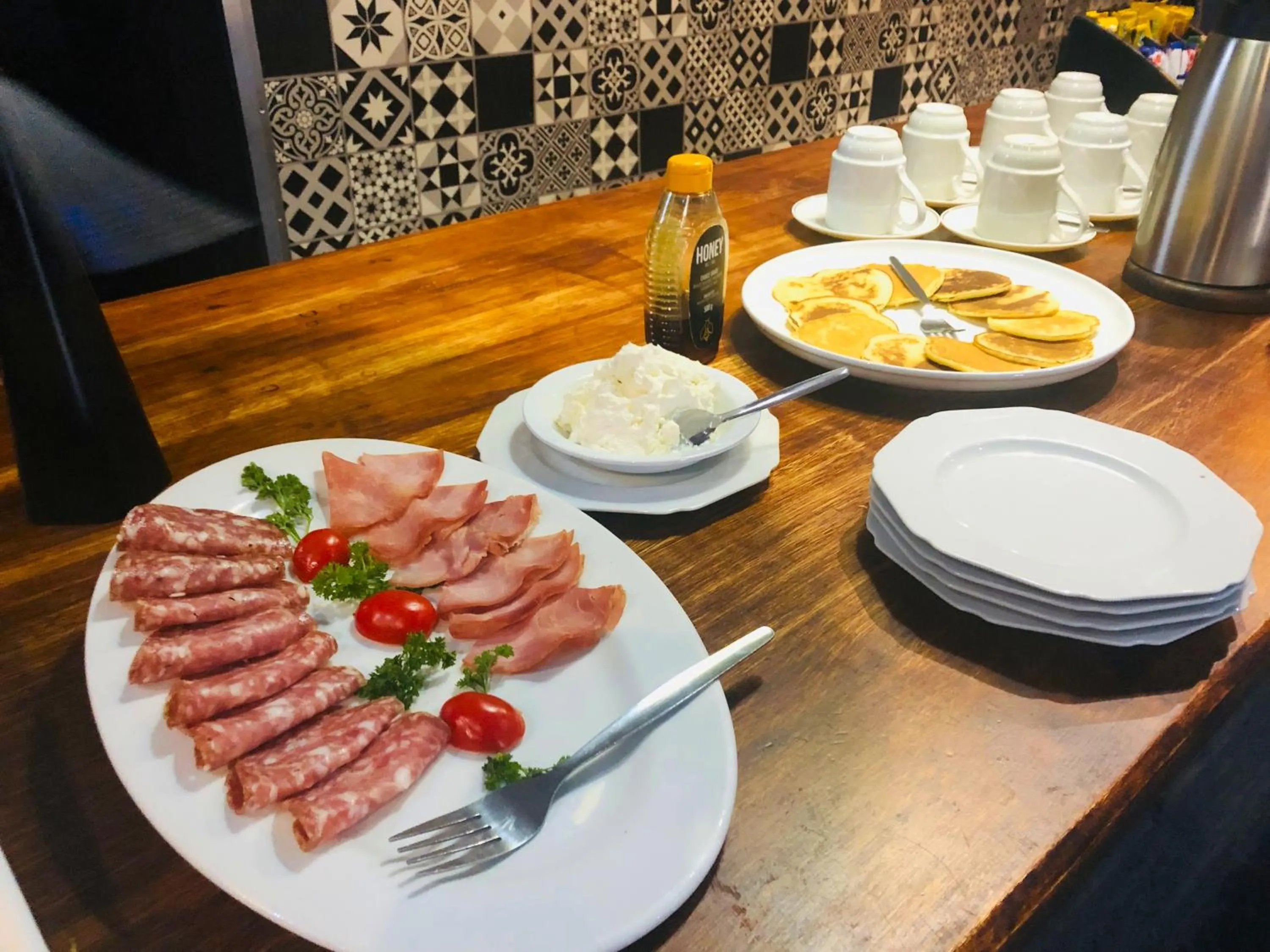 Breakfast in Elephant Springs