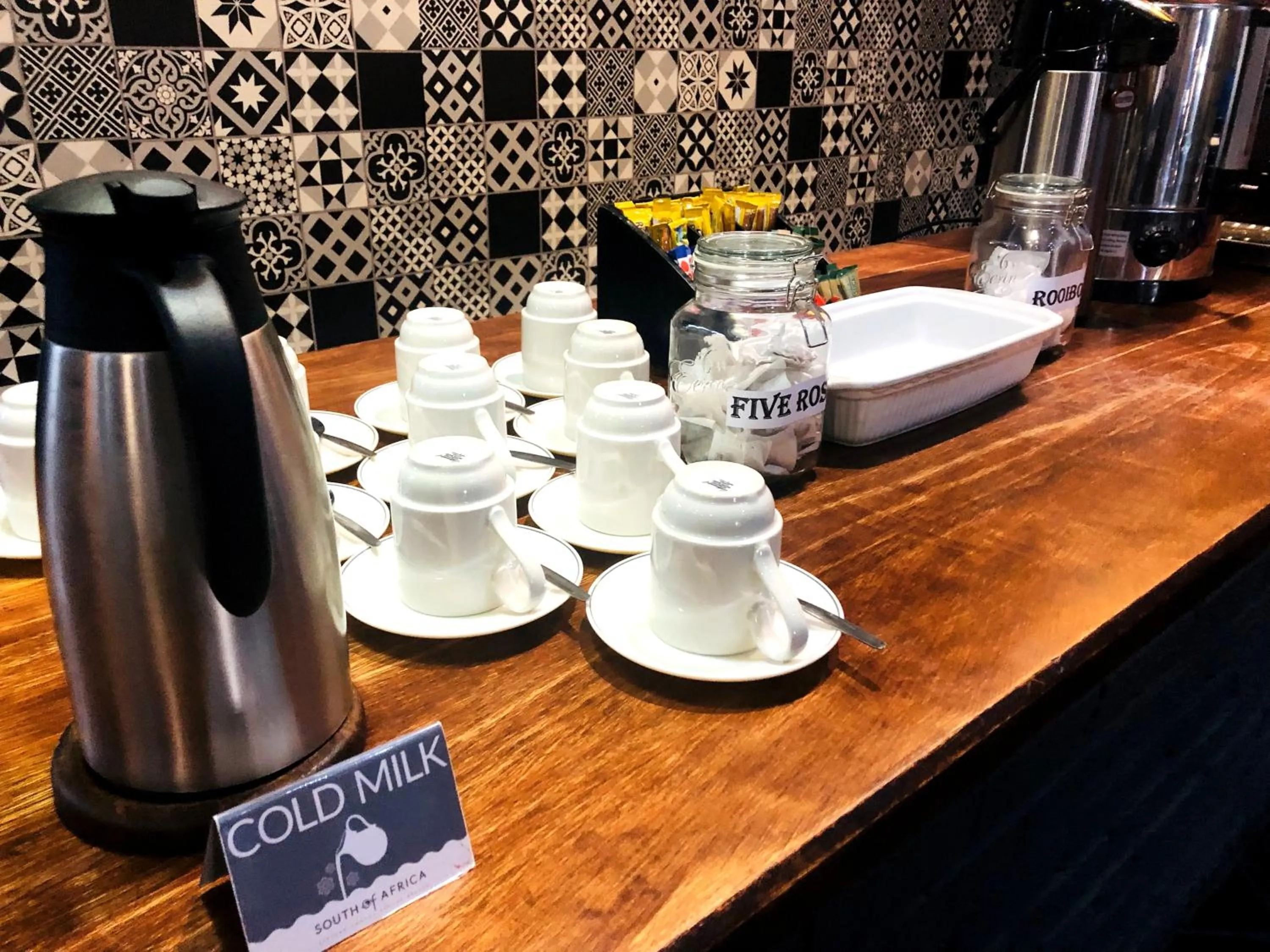 Breakfast in Elephant Springs