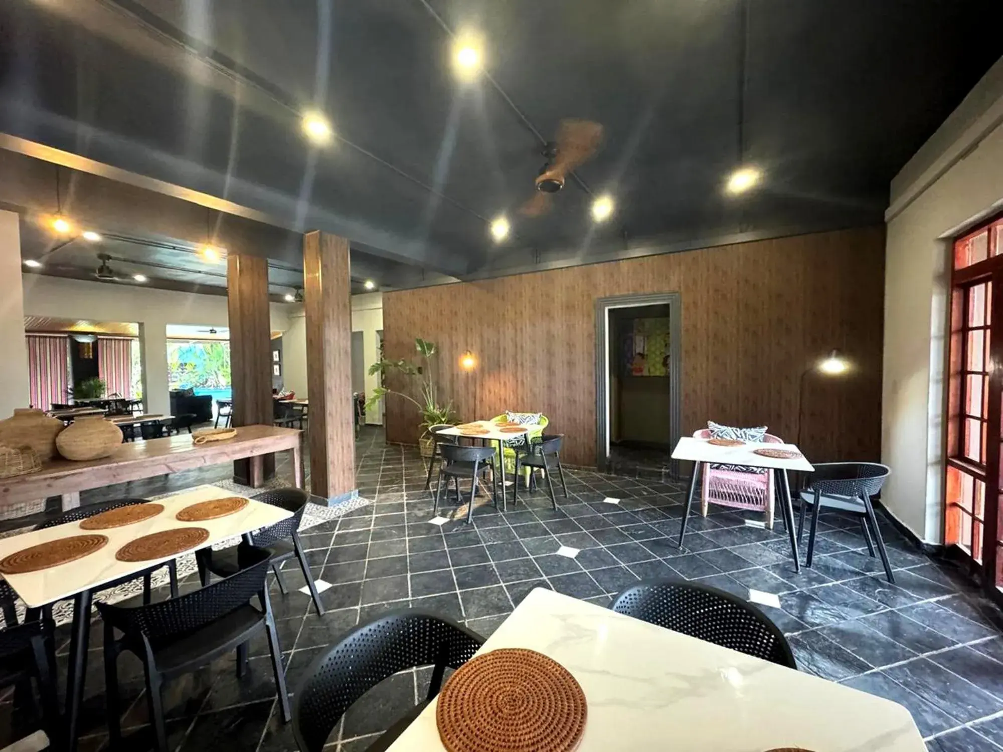 Restaurant/places to eat in Elephant Springs Restaurant/places to eat in Elephant Springs