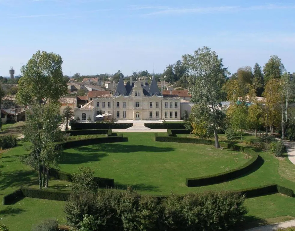 Property building in Chambre d'hôtes Château de Lussac