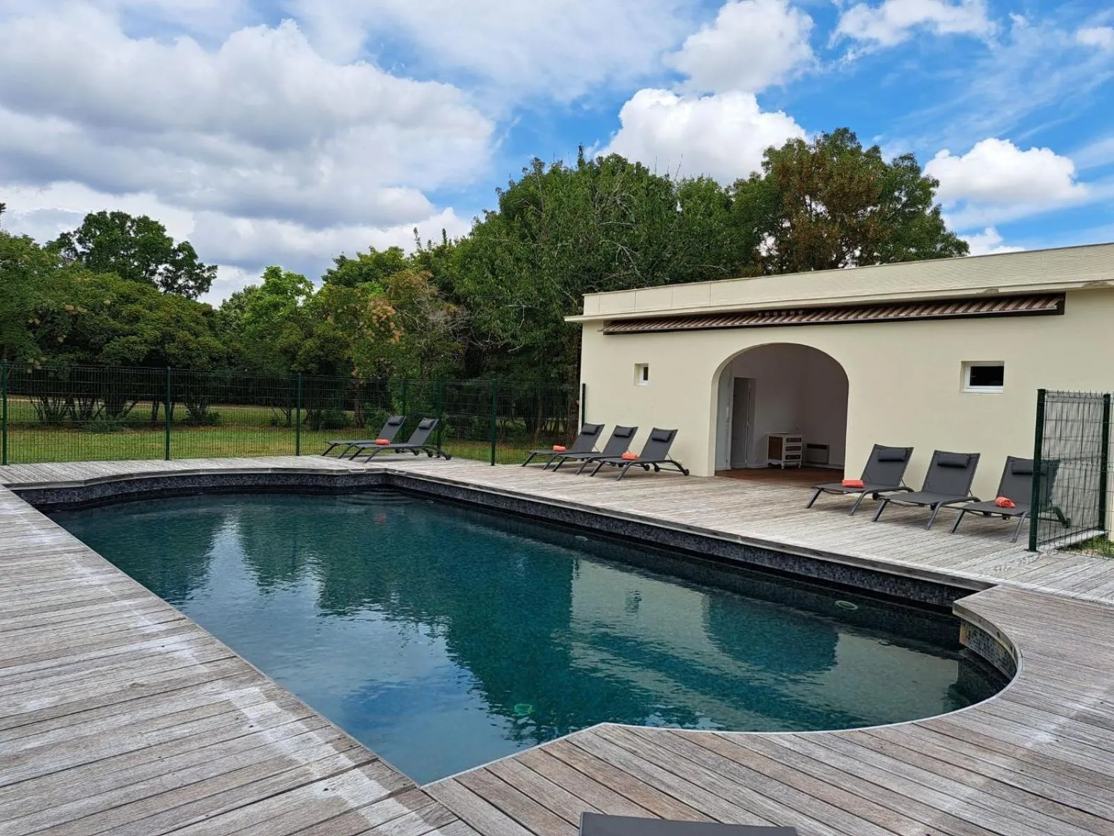 Pool view in Chambre d'hôtes Château de Lussac