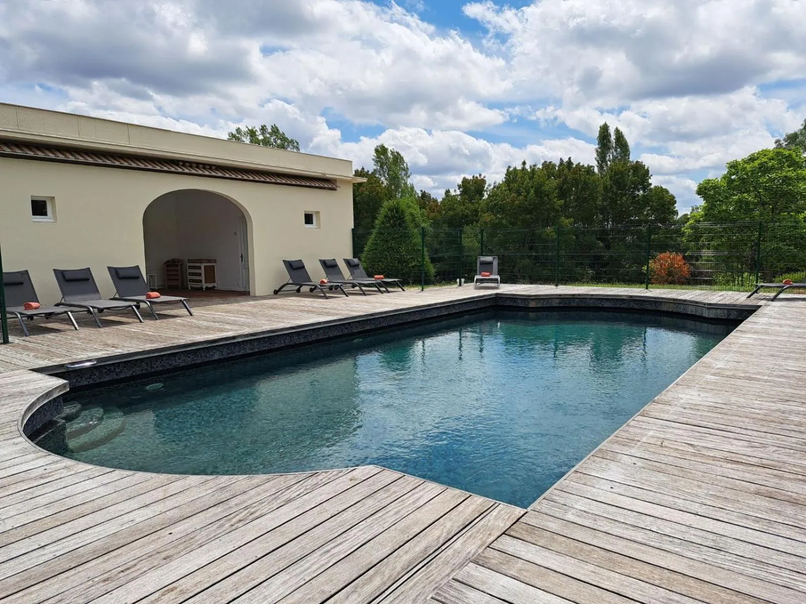 Pool view in Chambre d'hôtes Château de Lussac
