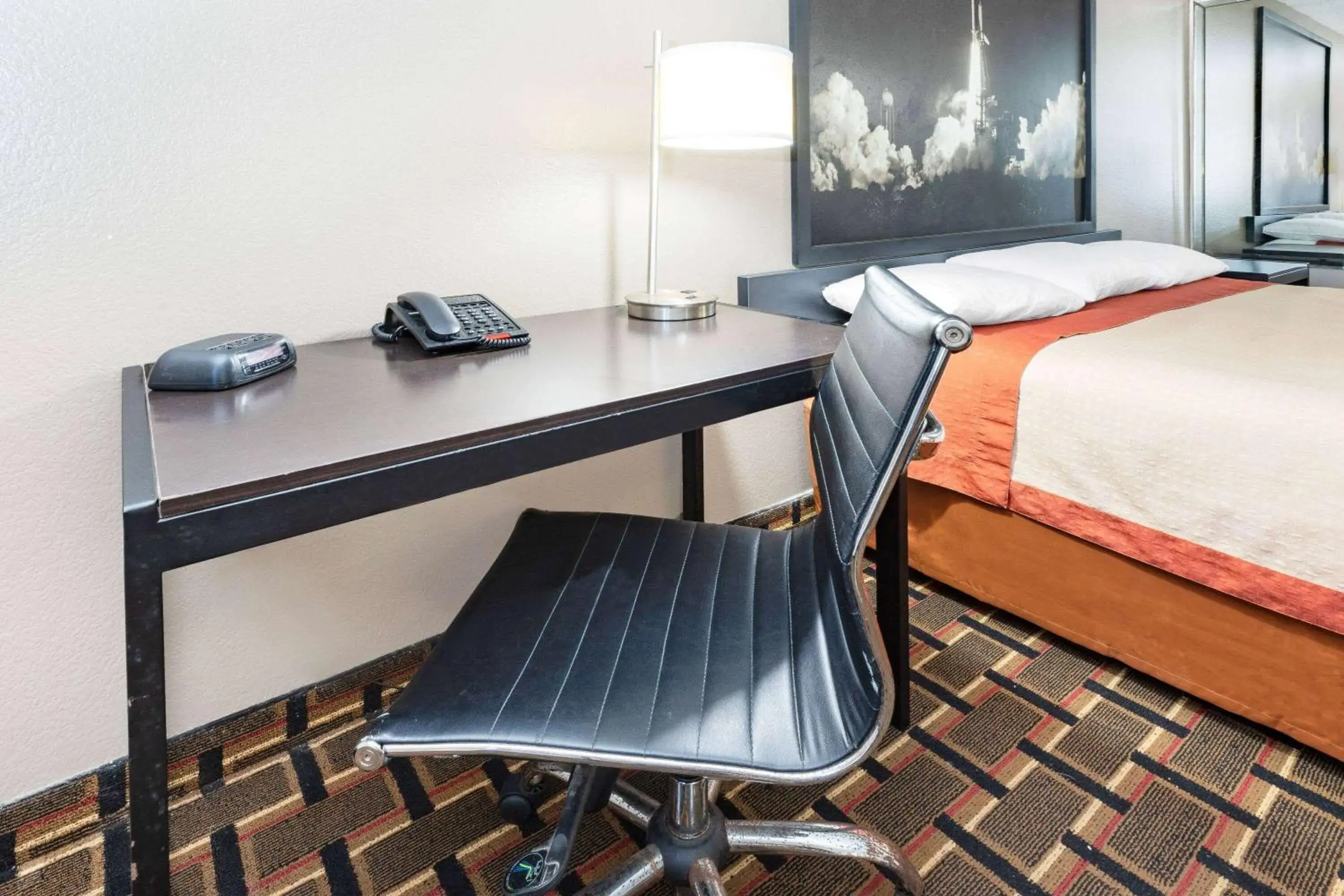 Photo of the whole room, Bed in Super 8 by Wyndham League City Kemah Area Photo of the whole room, Bed in Super 8 by Wyndham League City Kemah Area