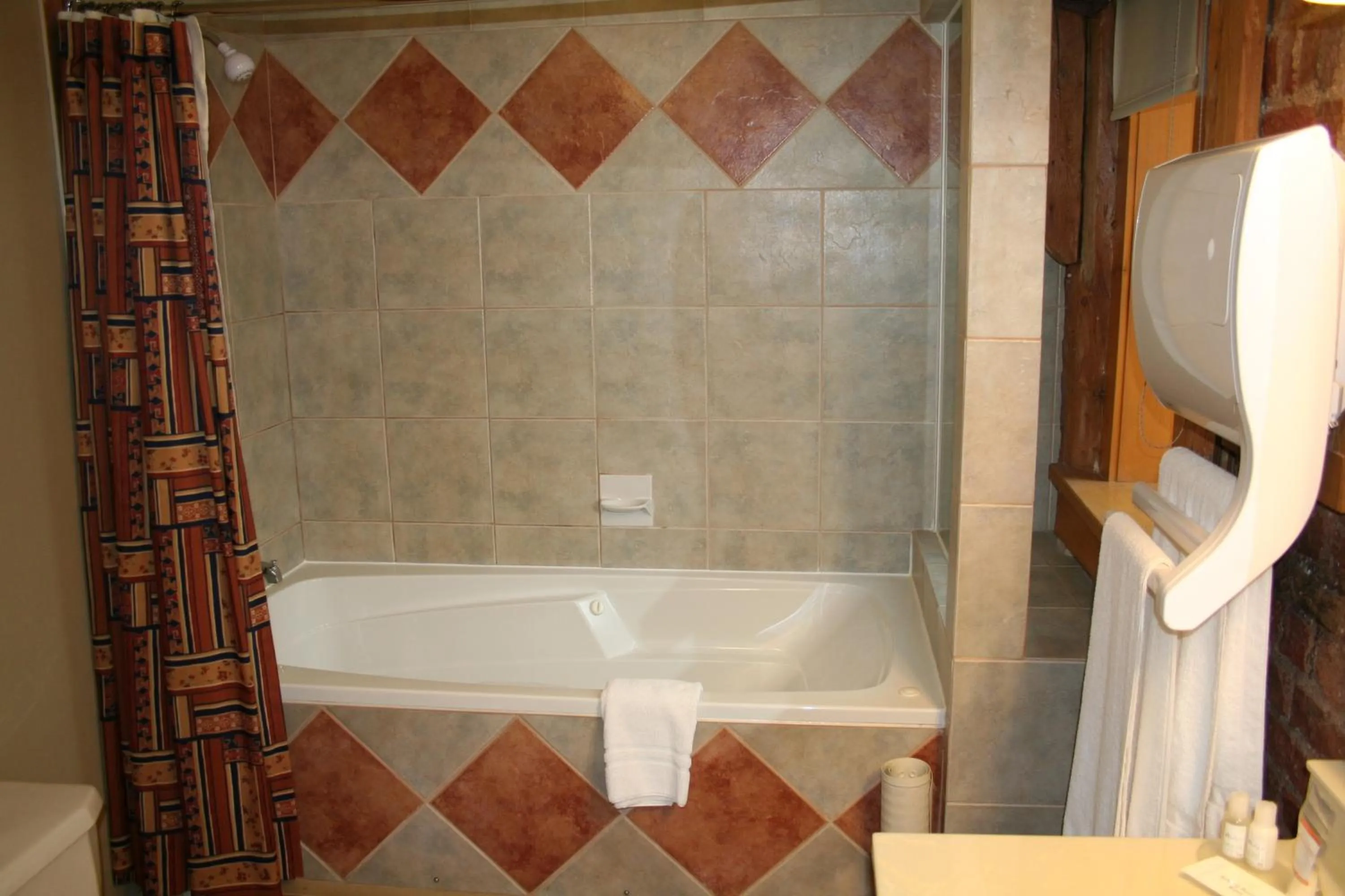 Bathroom in Murray Premises Hotel