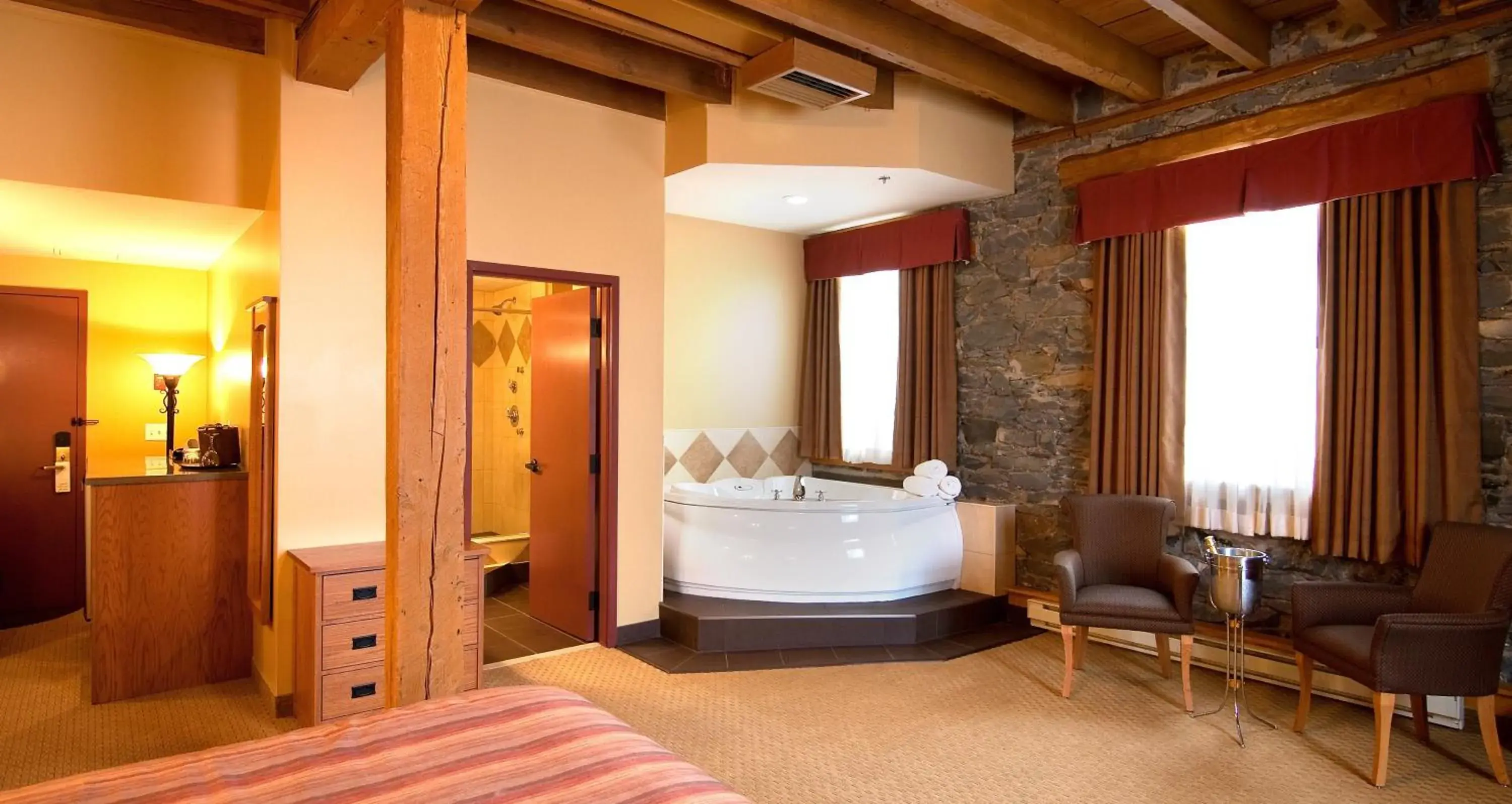 Seating area, Bed in Murray Premises Hotel Seating area, Bed in Murray Premises Hotel